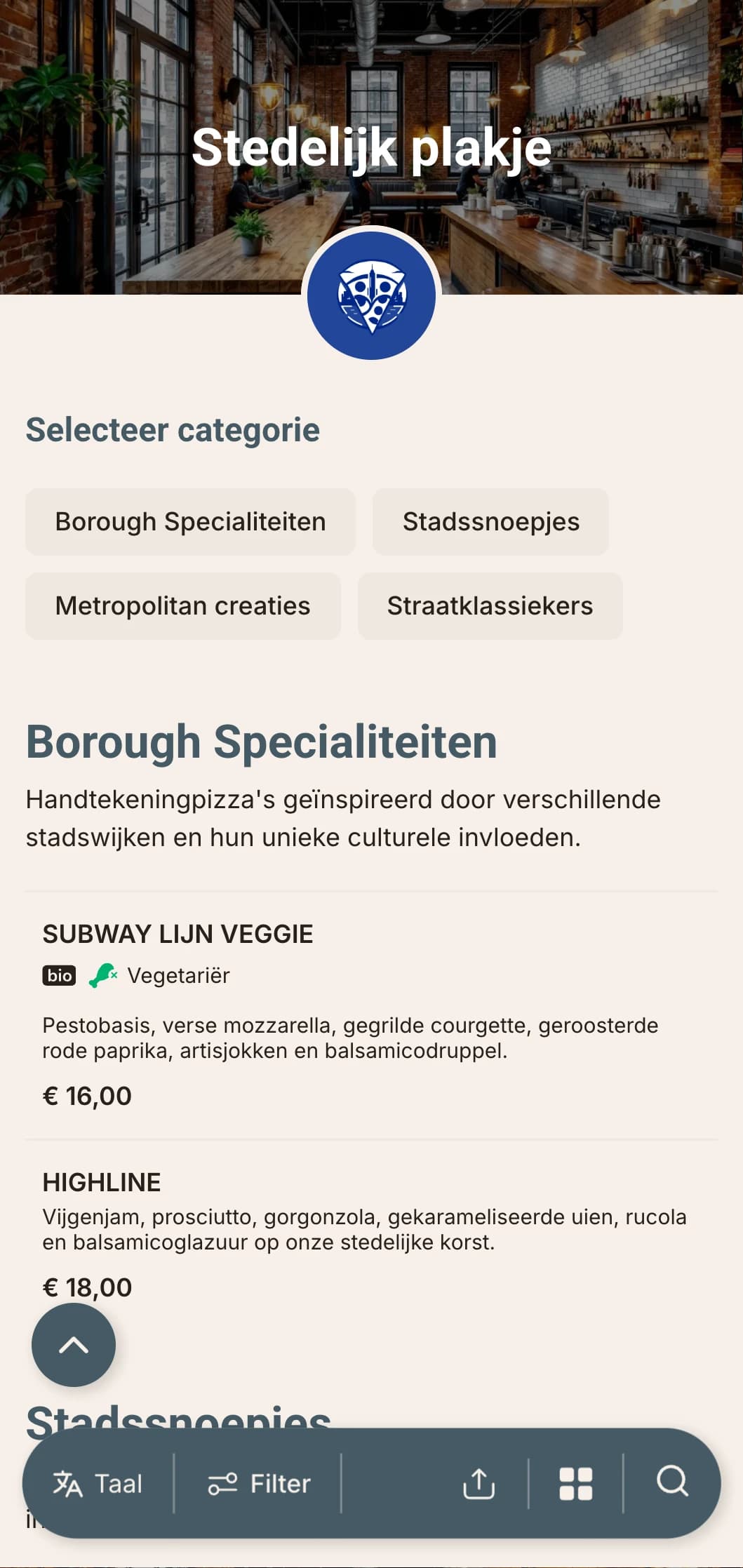 Urban eigentijds pizzamenu met industriële designelementen, perfect voor pizzeria's in stadscentra.