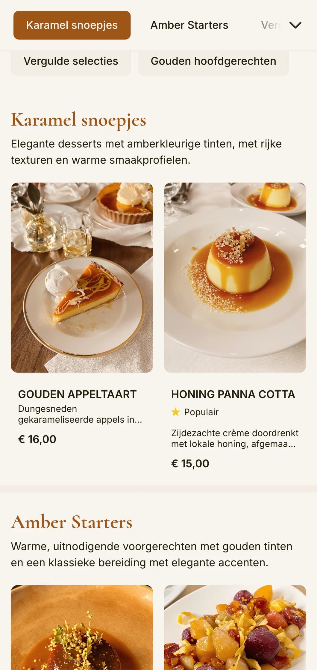 Een warm, amberkleurig dinermenu met klassieke designelementen, perfect voor etablissementen met een gouden uur ambiance.