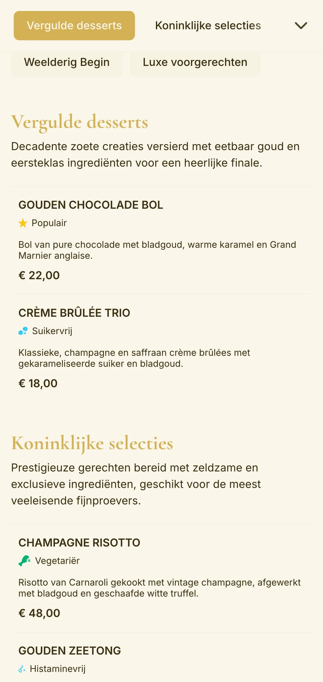 Weelderig ontwerp met goudthema dat luxe en exclusiviteit uitstraalt, perfect voor chique etablissementen en diners bij speciale gelegenheden.