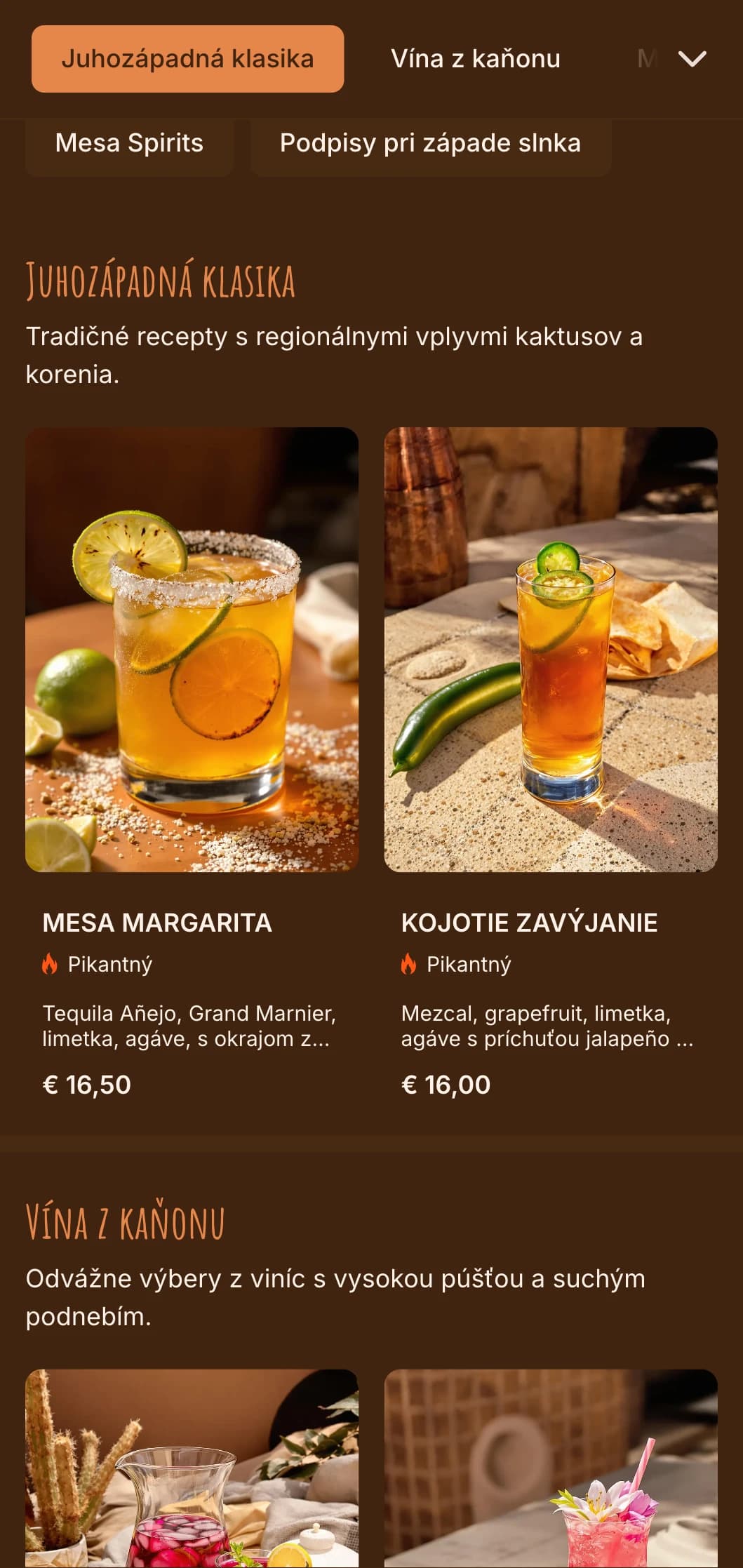 Žiarivý oranžový a zlatý dizajn inšpirovaný púštnymi západmi slnka pre juhozápadné bary.