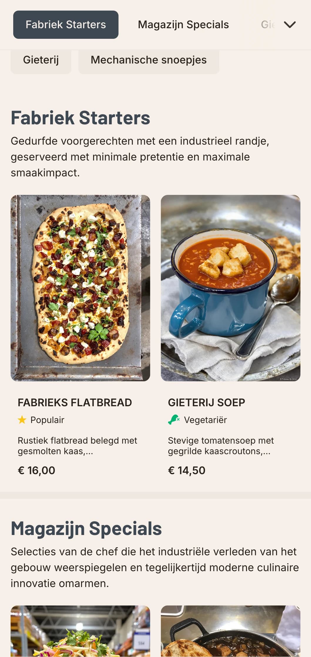 Rauw, stedelijk lunchmenu-ontwerp met industriële esthetiek en gedurfde typografie, geschikt voor omgebouwde pakhuisrestaurants en urban-chique eetgelegenheden.