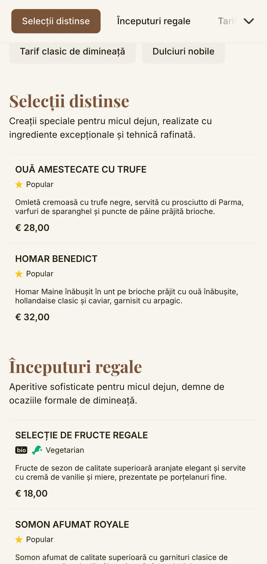 Mic dejun sofisticat cu ingrediente premium și prezentare elegantă, potrivită pentru regalitate.