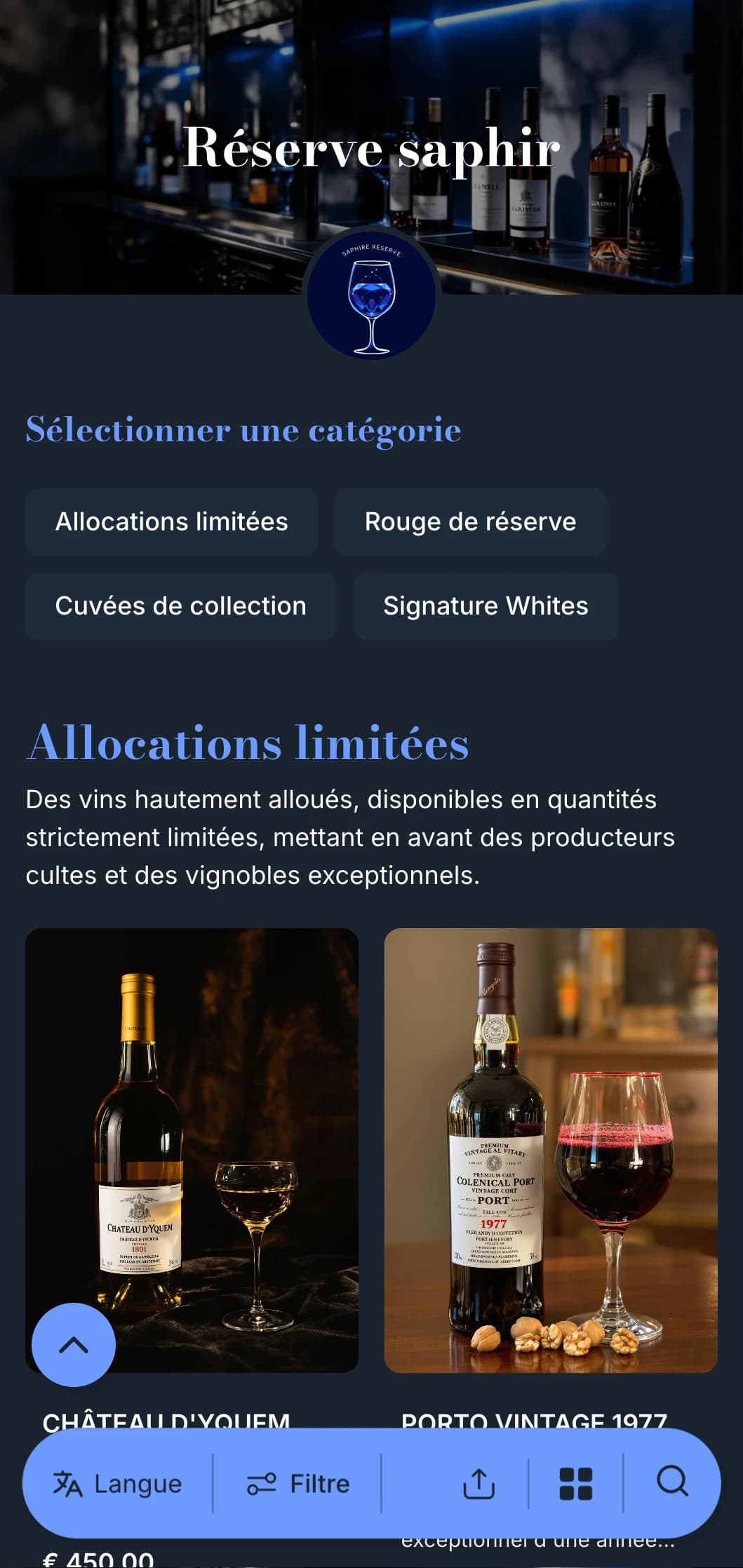 Modèle de carte des vins très sophistiqué avec des accents bleus frappants sur fond bleu marine, idéal pour les bars à vin et les établissements de nuit de premier ordre.