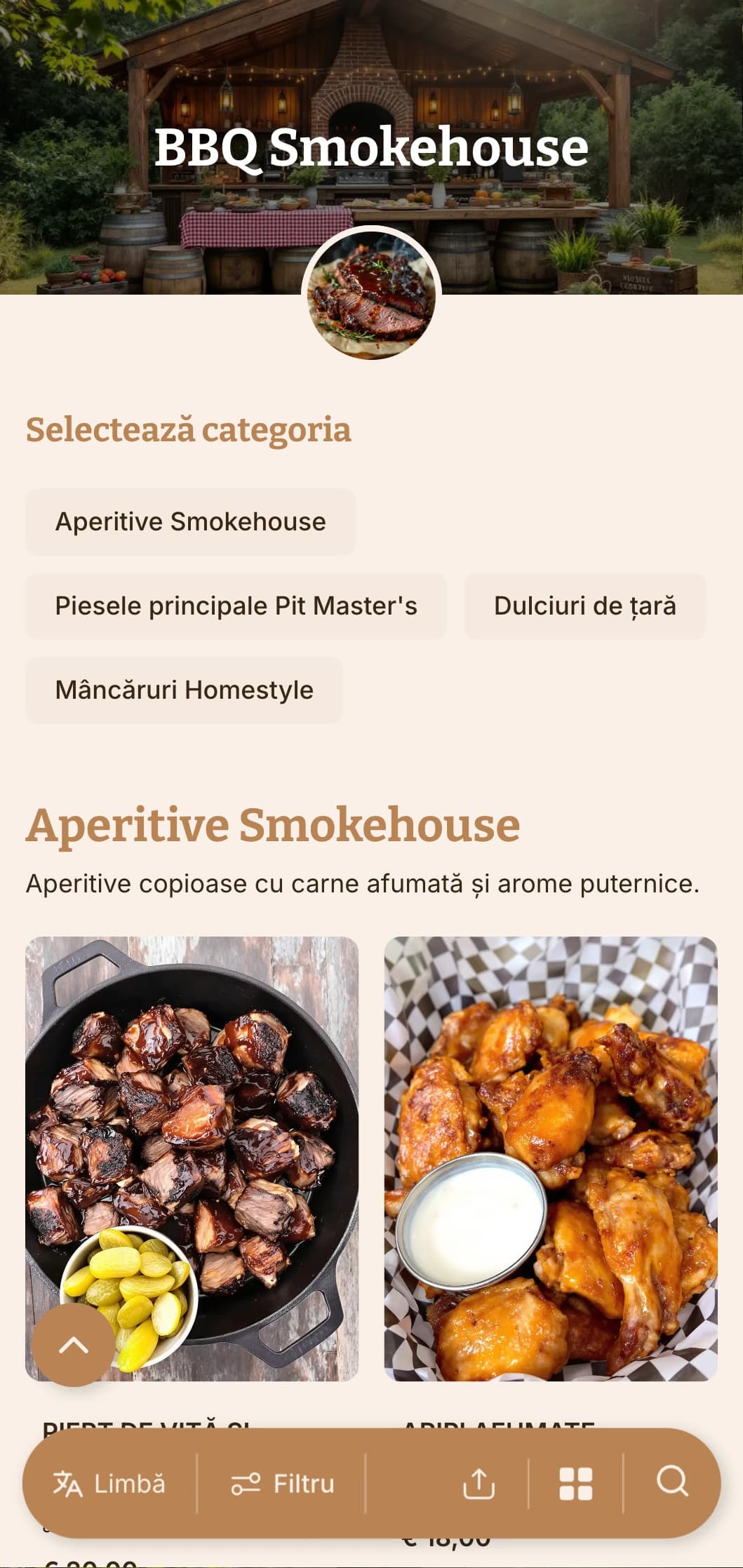 Catering axat pe grătar, cu carne afumată, garnituri în stil local și prezentare rustică pentru întâlniri în aer liber și sărbători ocazionale.