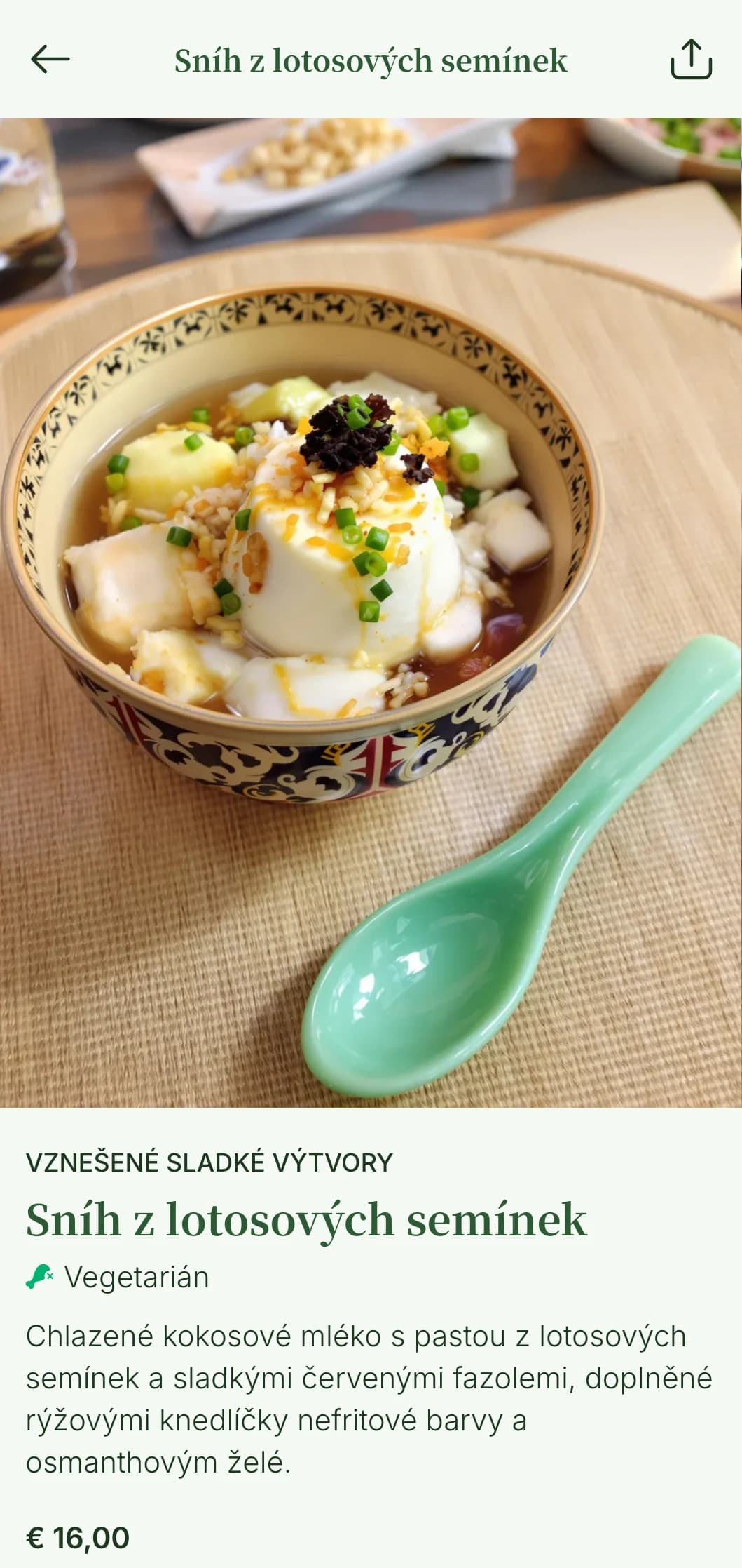 Elegantní sushi menu inspirované asijskou kuchyní s nefritově zelenými akcenty a prvky tradiční čínsko-japonské fúze.