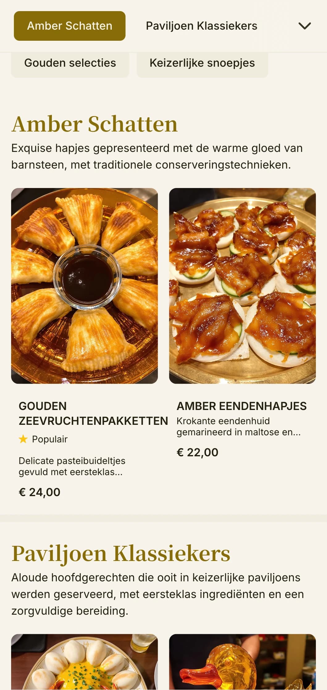 Elegant Chinees menuontwerp met amberkleurige accenten en op het paviljoen geïnspireerde elementen voor chic dineren en keizerlijke gerechten.