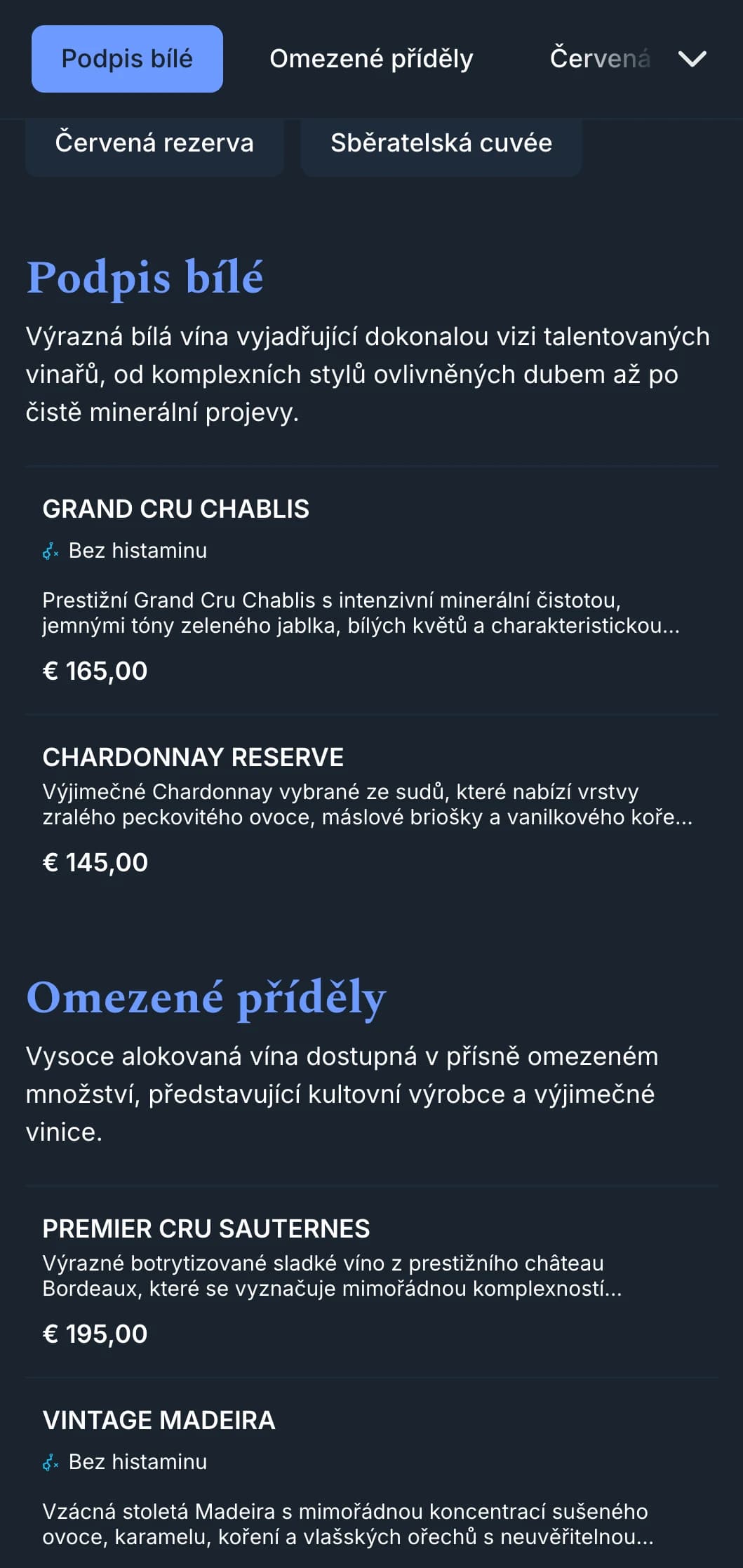 Hluboce sofistikovaná šablona vinného lístku s výraznými modrými akcenty na tmavě modrém pozadí, ideální pro prémiové vinárny a večerní podniky.