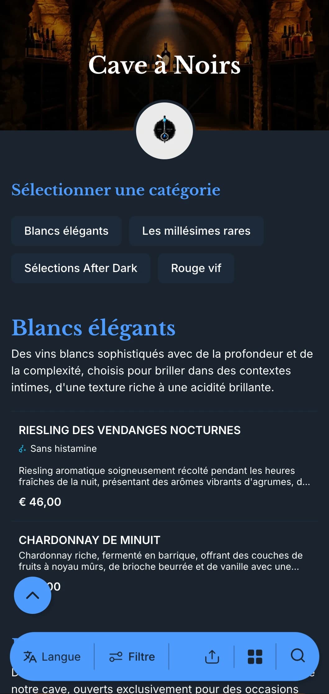 Modèle de carte des vins sophistiqué et sombre, avec des accents bleus frappants sur fond marine, idéal pour les salons de vin intimes et les soirées.