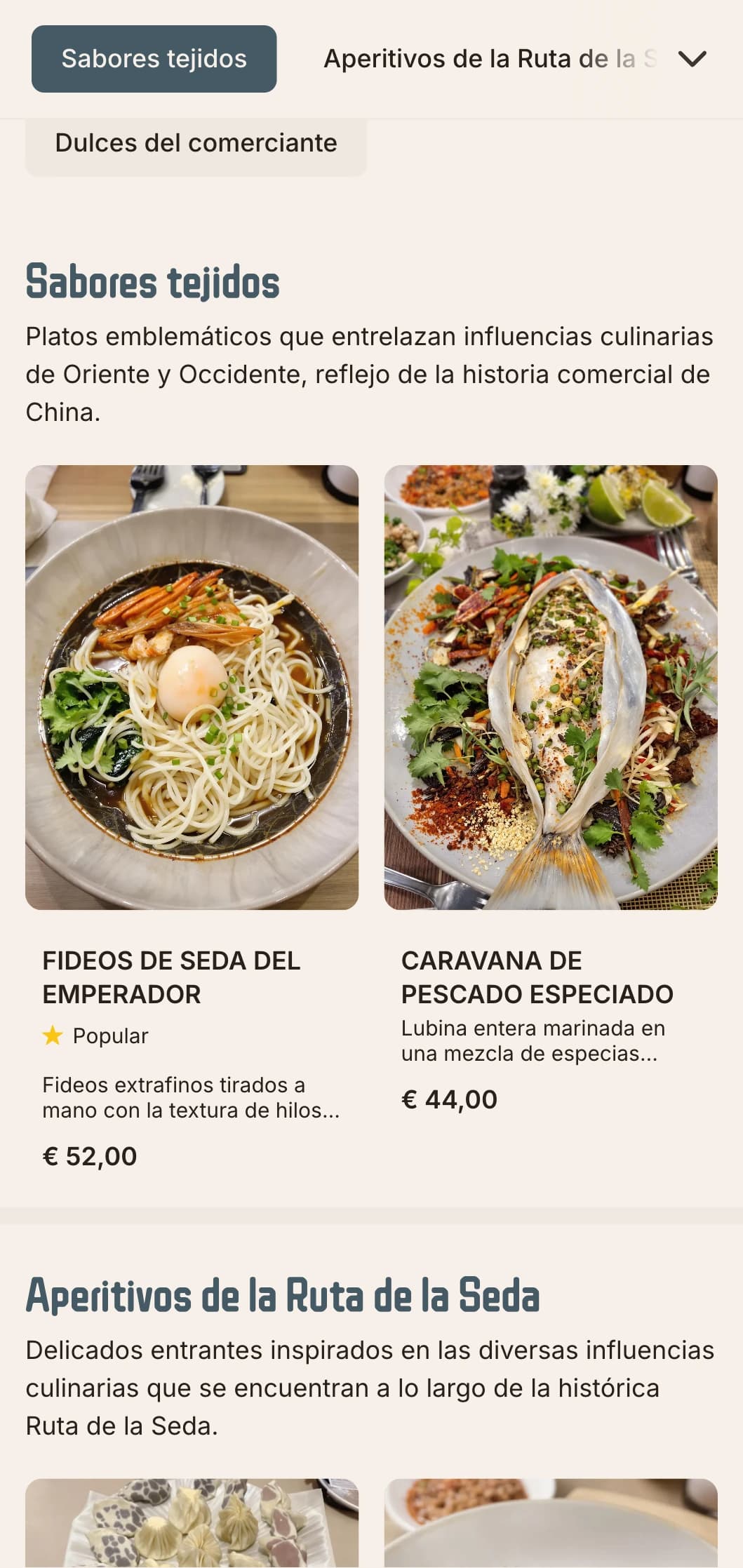 Elegante diseño de menú chino inspirado en las tradiciones de la seda, con refinadas texturas para experiencias gastronómicas de lujo.