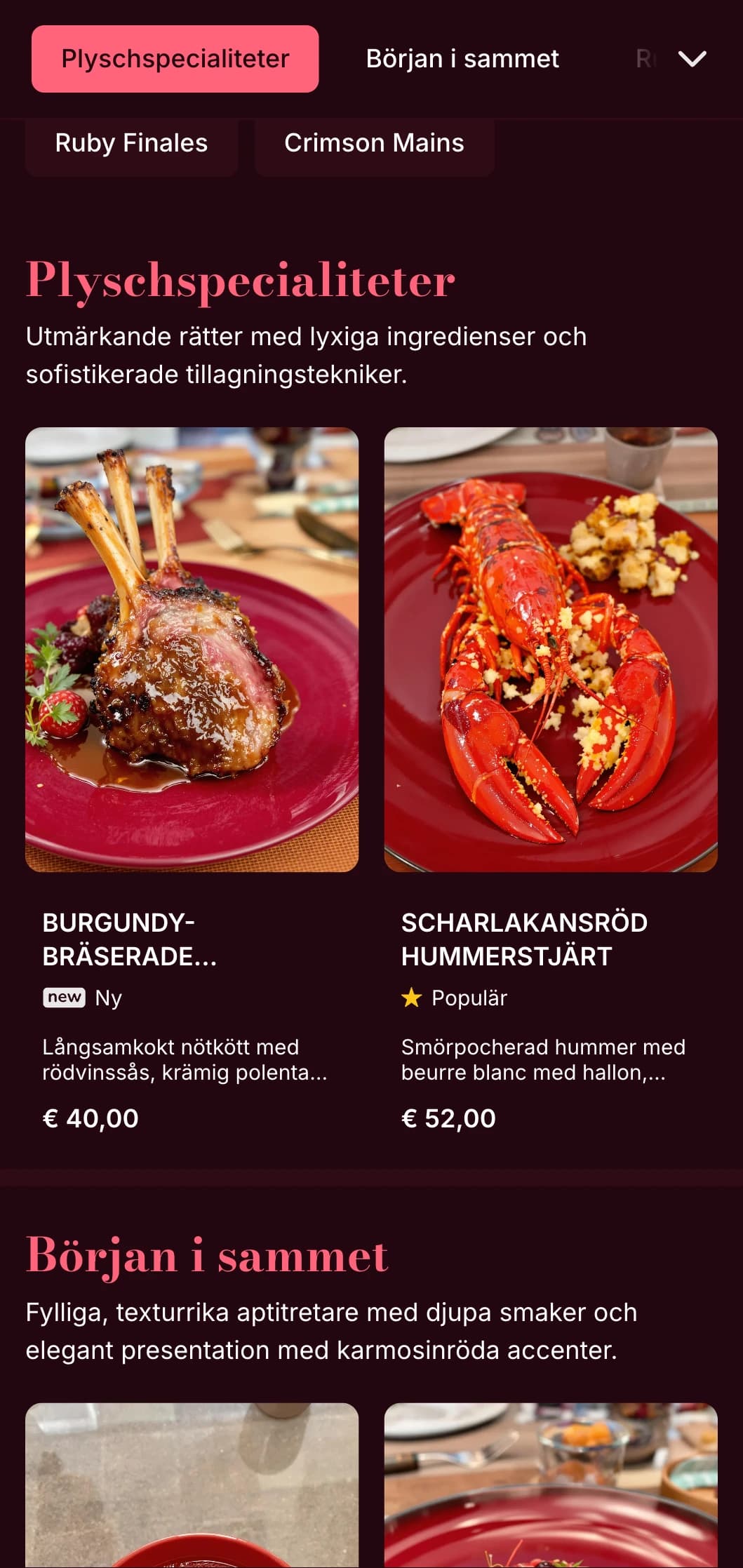 En rik, sammetslen middagsmeny med djupa röda toner och subtil textur, utformad för intima fine dining-upplevelser.