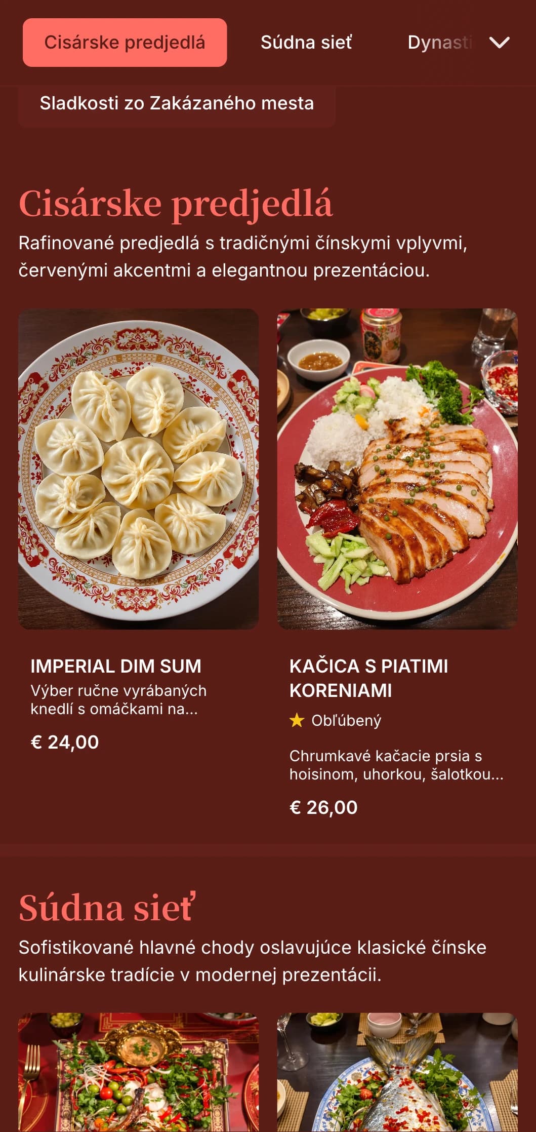 Elegantné večerné menu inšpirované čínskou kuchyňou so sýtymi červenými tónmi a tradičnými východnými prvkami, ideálne pre luxusné čínske reštaurácie.