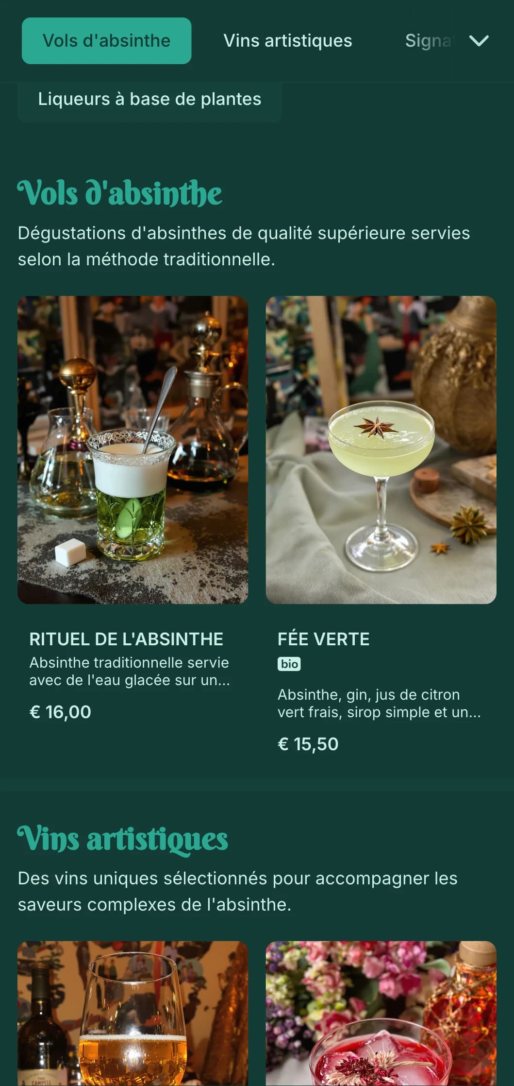 Design vert émeraude avec des éléments art nouveau pour les salons d'absinthe et de spiritueux.