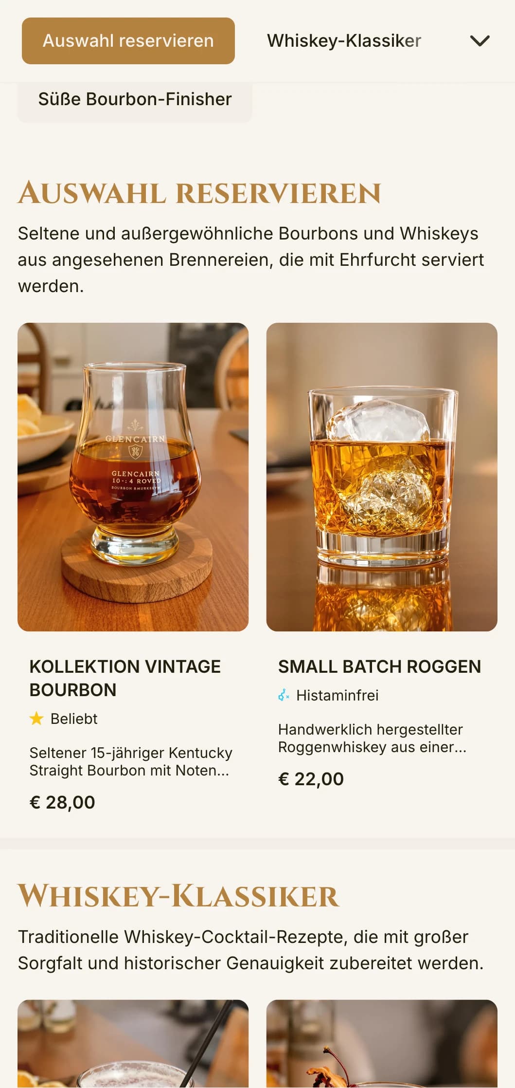 Ein elegantes, raffiniertes Design für Bourbon-Bars und Whiskey-Lounges mit Vintage-Typografie und warmen Bernstein-Akzenten.
