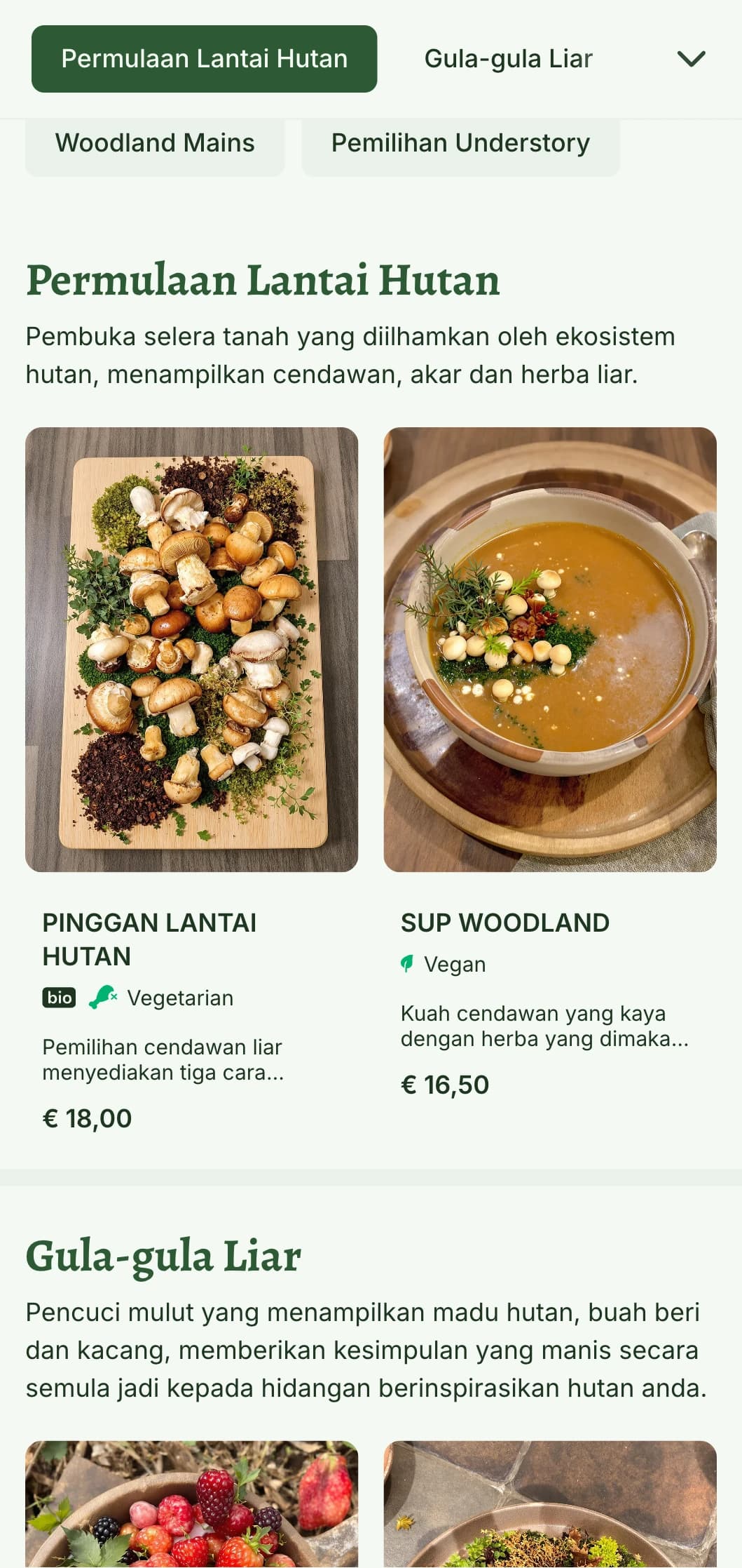 Reka bentuk menu makan tengah hari yang mistik berinspirasikan hutan dengan unsur hutan dan tekstur semula jadi, sesuai untuk restoran dalam persekitaran berhutan atau dengan tema hutan.