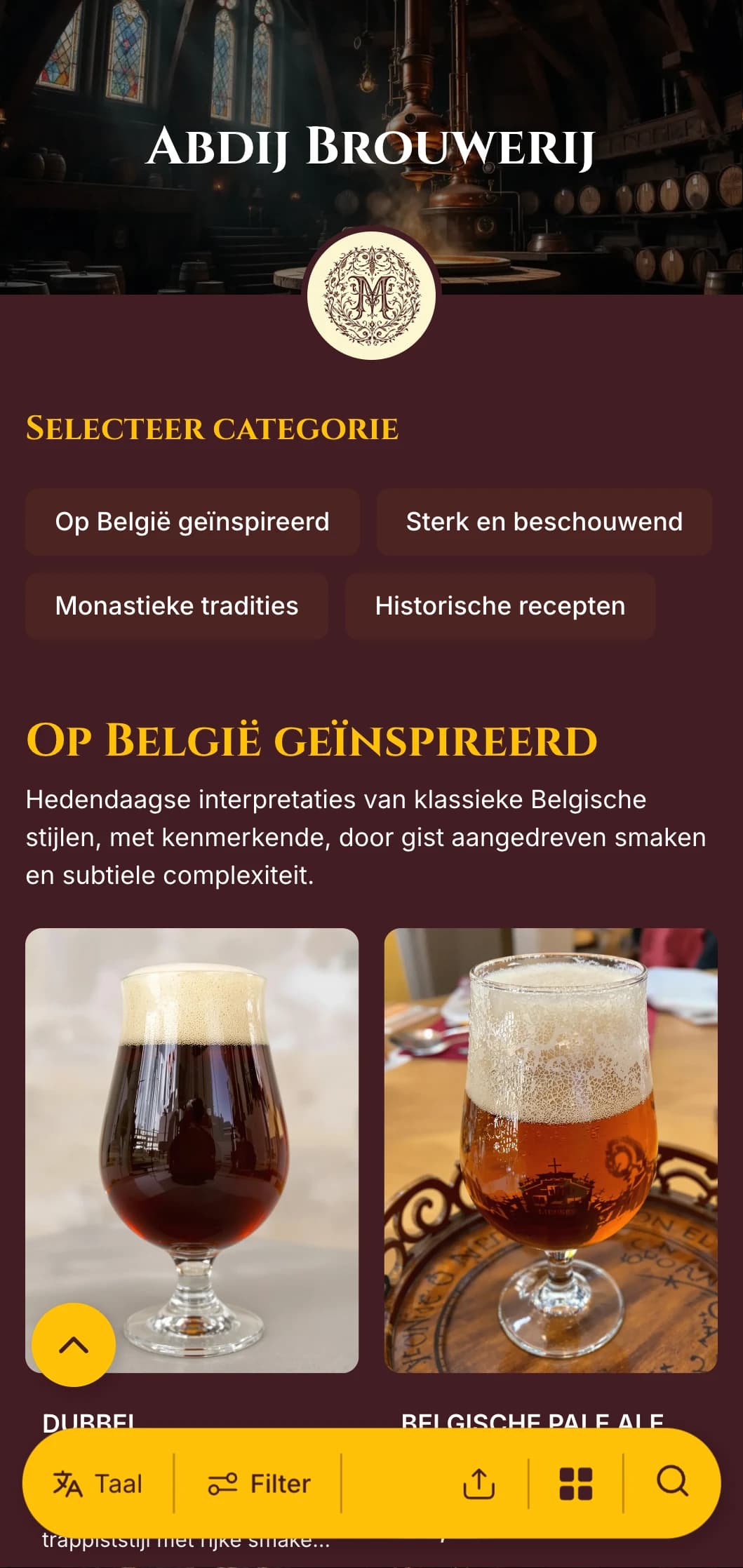 Elegant en historisch ontwerp geïnspireerd door kloosterlijke brouwtradities, met rijke bordeauxrode tinten en klassieke typografie.