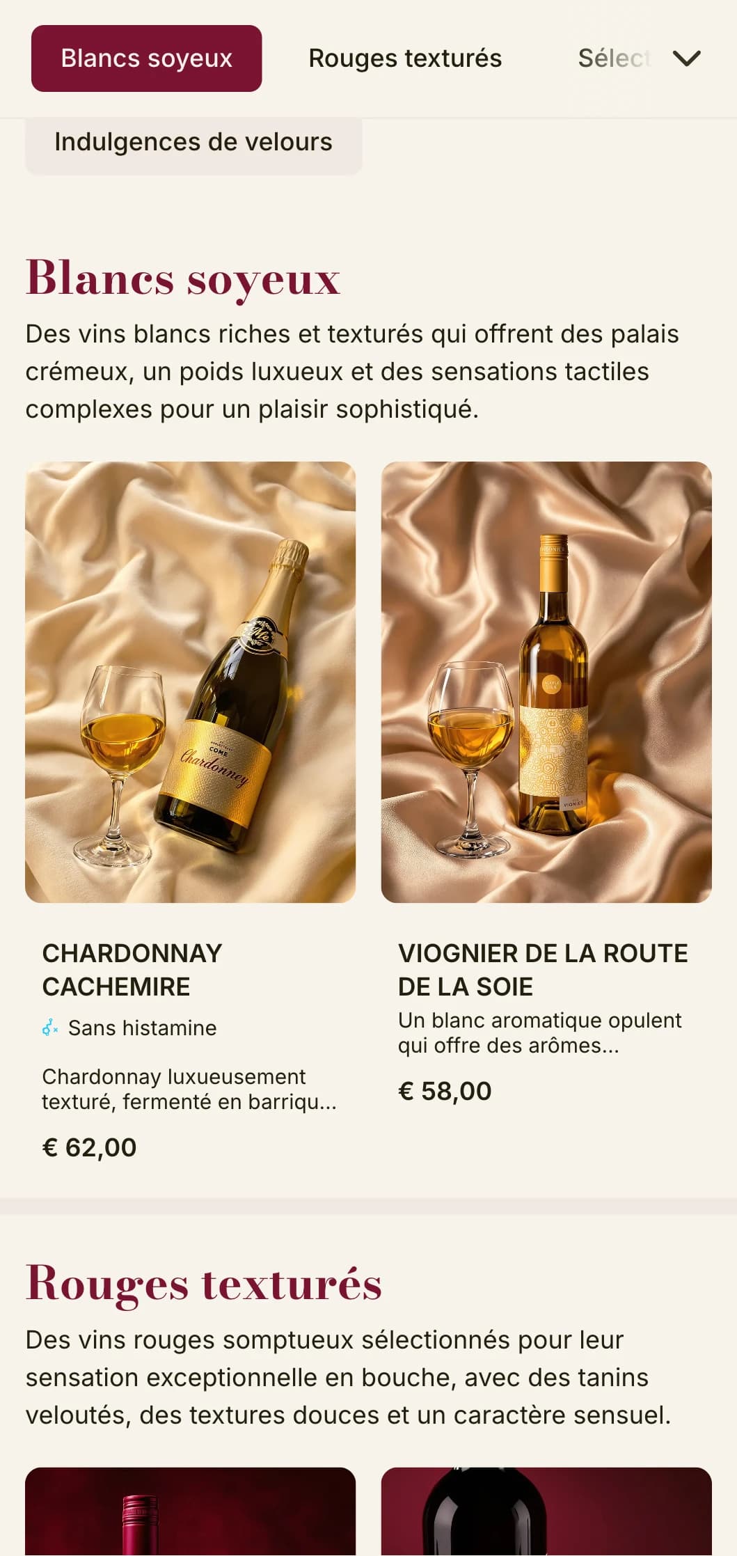 Modèle de carte des vins richement texturé avec des accents de velours rouge profond et des éléments luxueux, idéal pour les caves à vin haut de gamme et les lieux de restauration intimes.
