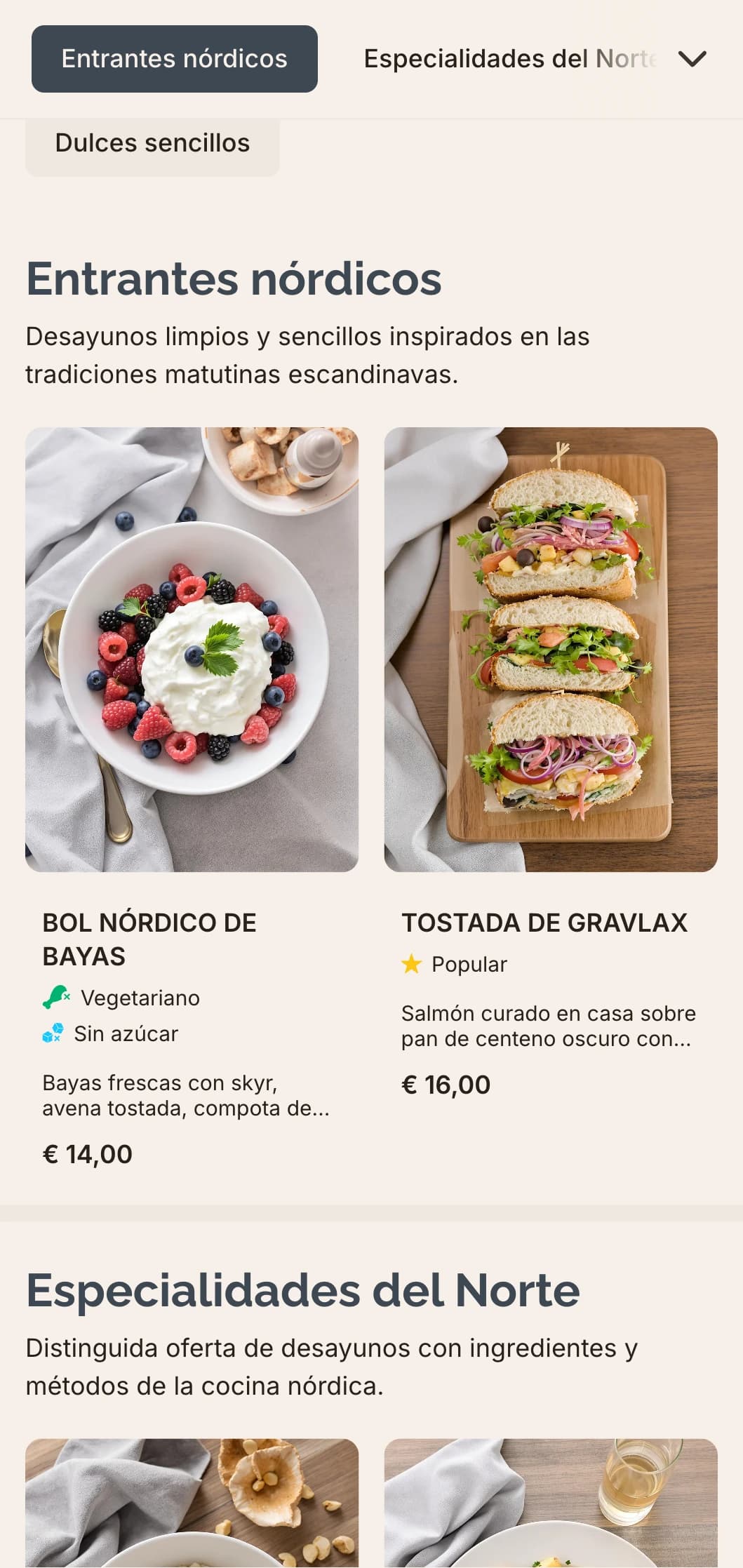 Desayuno de inspiración escandinava con sabores limpios, ingredientes sencillos y una presentación discreta.