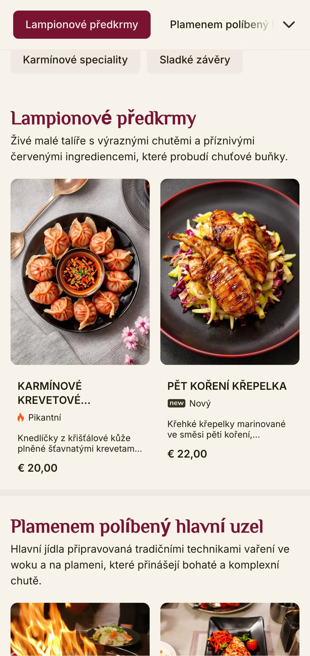 Odvážný a dramatický design čínského menu s výraznými červenými prvky inspirovanými tradičními lucernami, ideální pro autentické čínské stolování.