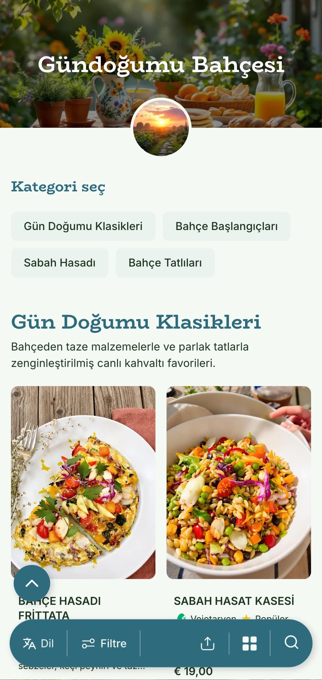 Organik malzemeler ve doğal unsurlarla canlı sunumlar içeren taze, bahçeden ilham alan kahvaltı yemekleri.
