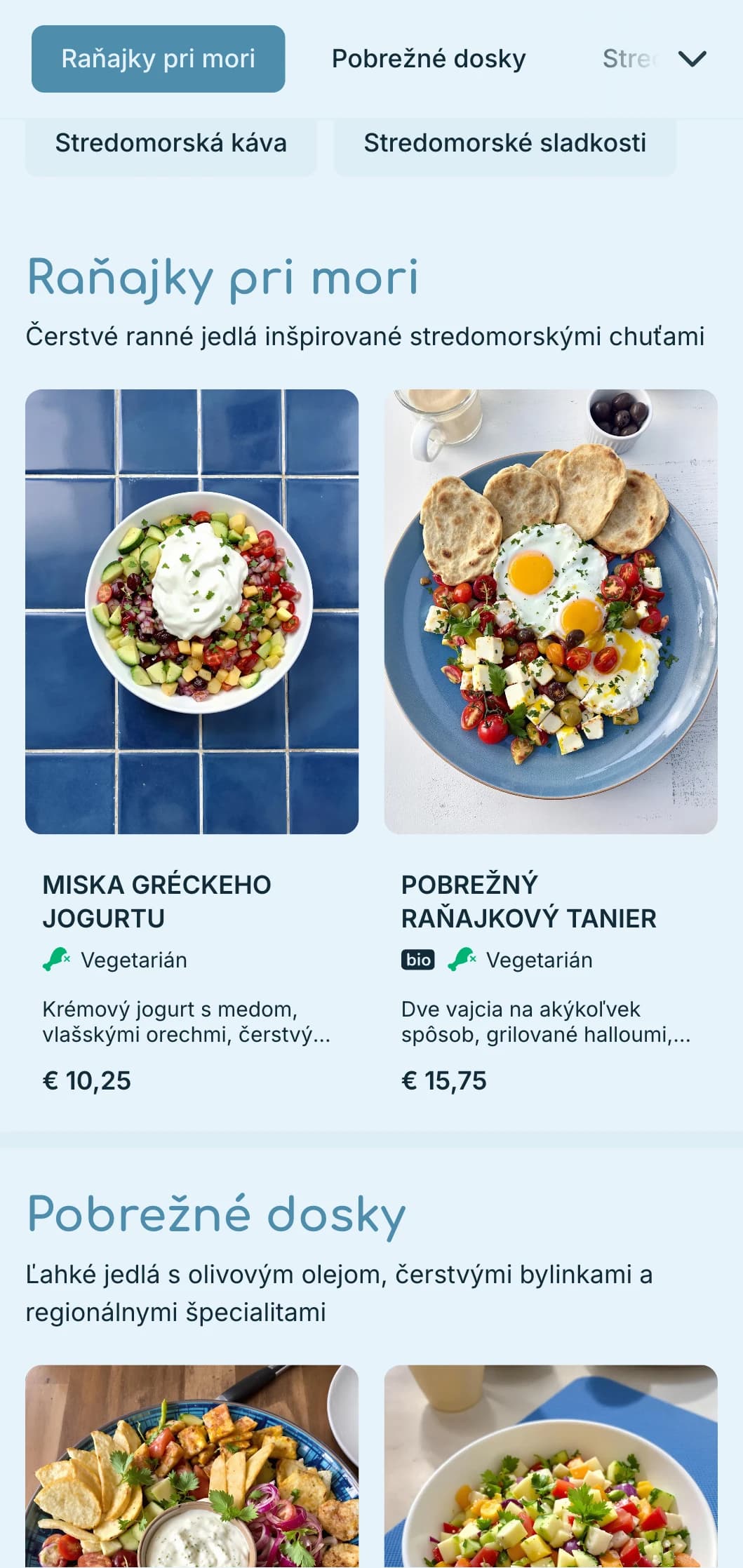 Osviežujúca modrá paleta inšpirovaná stredomorskými vodami pre prímorské kaviarne a bistrá.