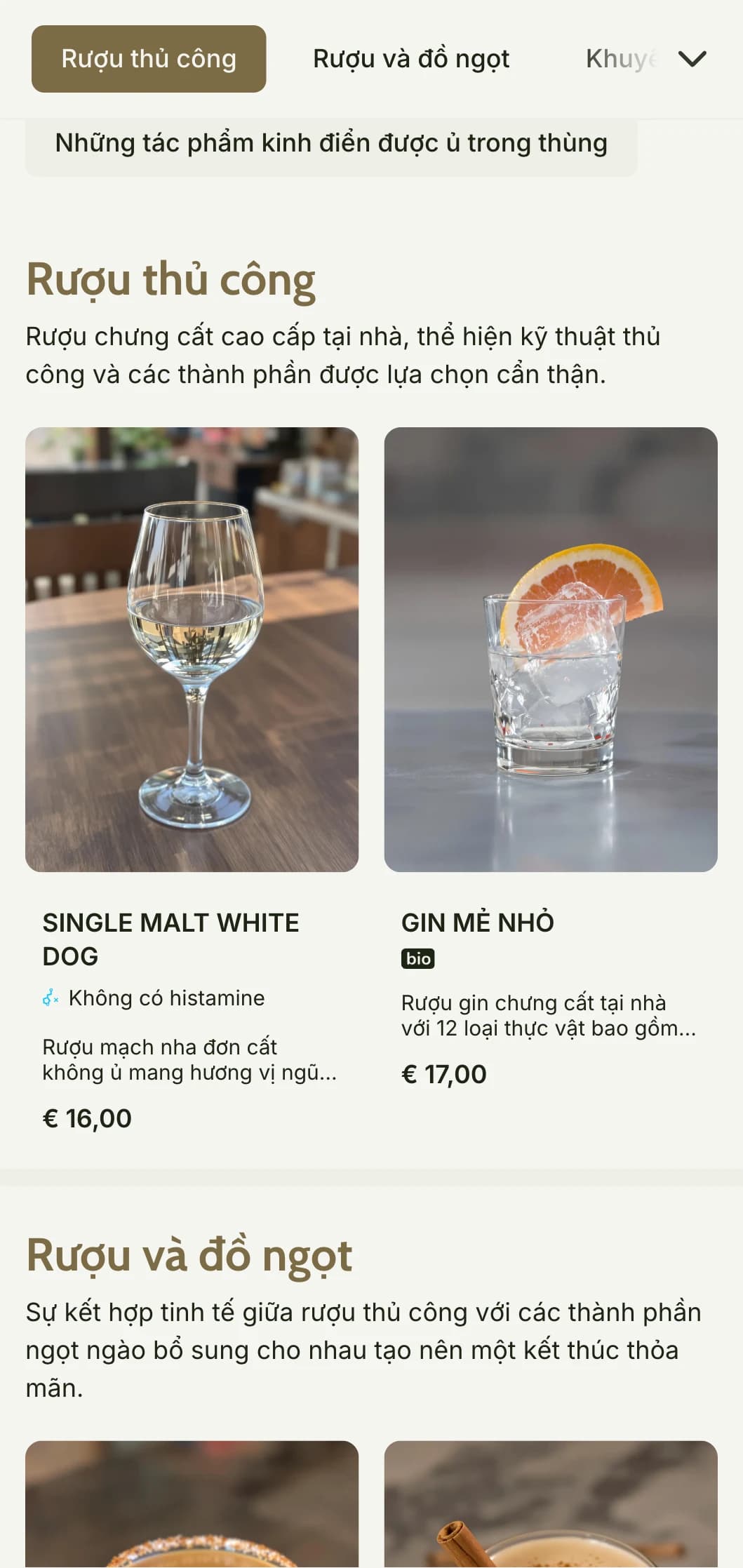 Thiết kế mộc mạc, thủ công dành cho các lò chưng cất rượu thủ công và quán bar chuyên về rượu mạnh với tông màu đất ấm áp và các yếu tố có kết cấu.