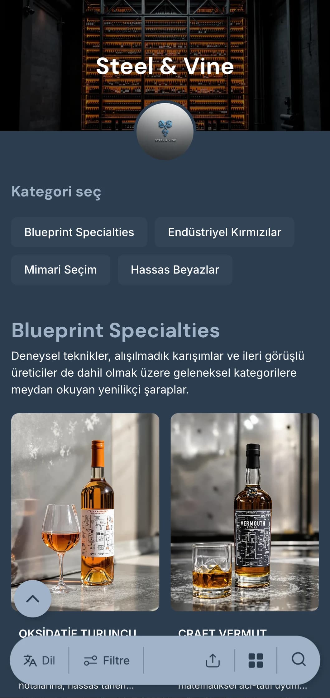 Çelik mavisi vurgulara ve mimari unsurlara sahip endüstriyel modern şarap listesi şablonu, kentsel şarap barları ve çağdaş yemek mekanları için ideal.