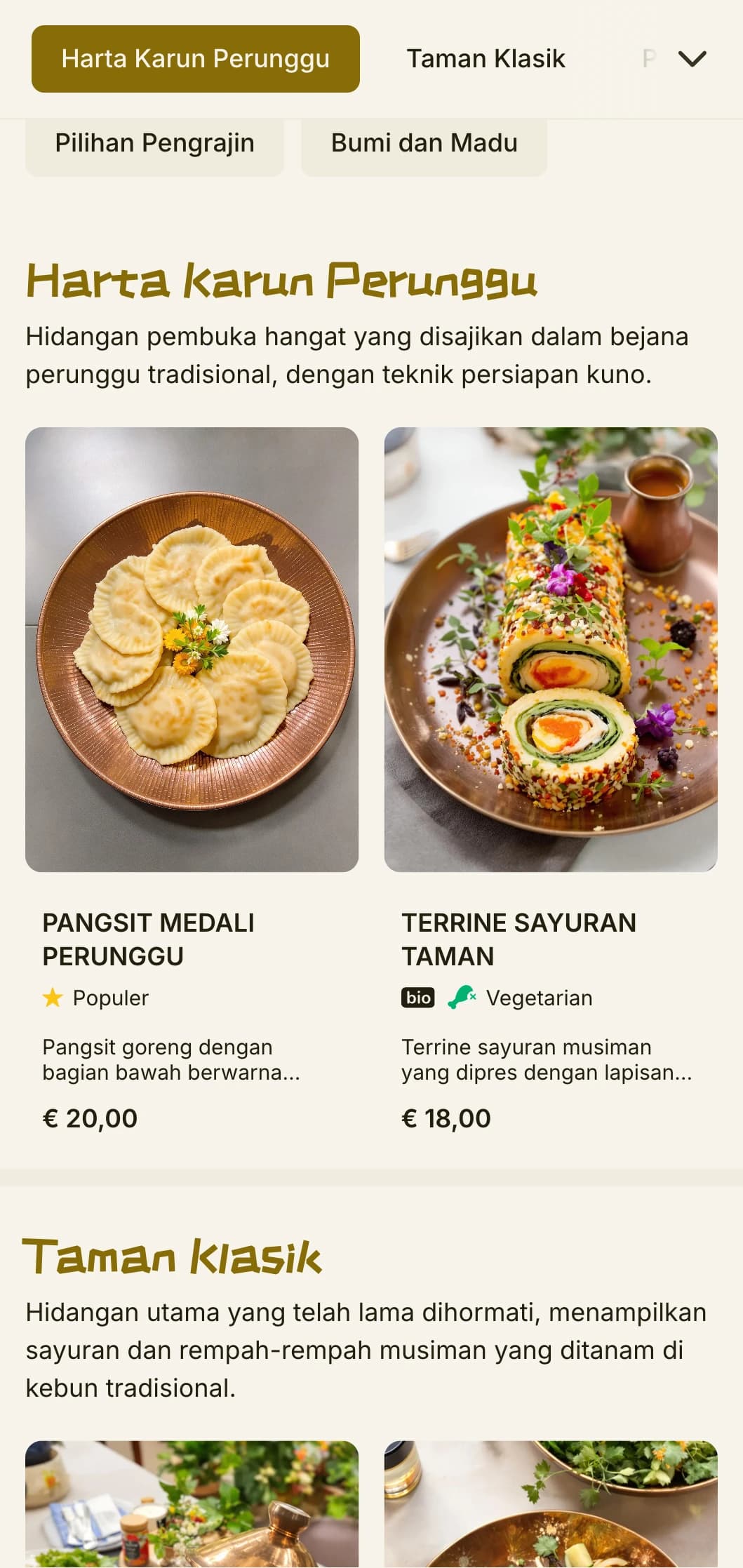 Desain menu Cina yang hangat memadukan artefak perunggu dan elemen taman, dengan warna-warna tanah untuk hidangan otentik.