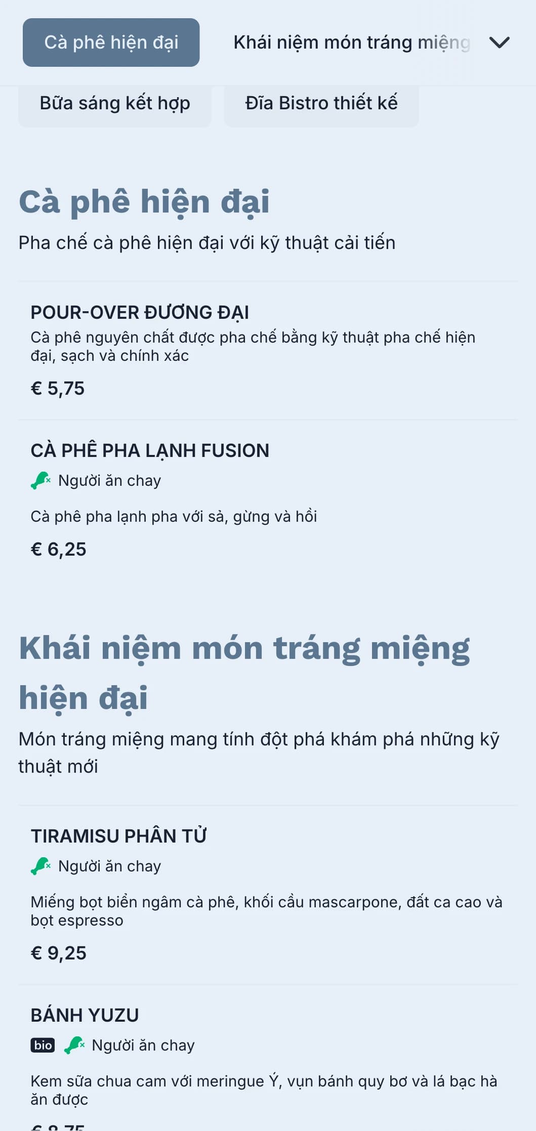 Thiết kế hiện đại, sạch sẽ với điểm nhấn màu xanh ngọc dành cho quán rượu hiện đại và quán cà phê kết hợp.