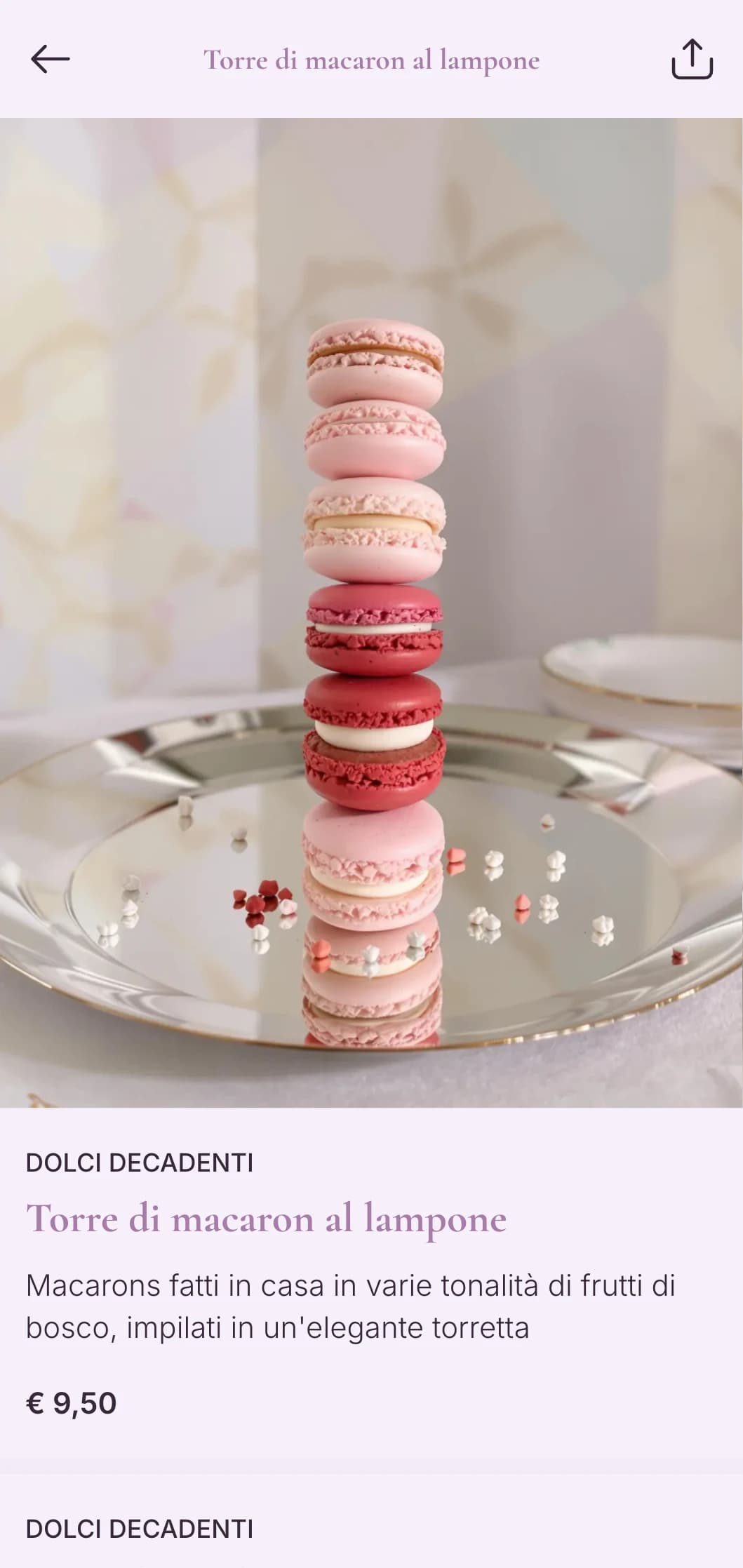 Sofisticato design viola con elegante tipografia per pasticcerie e caffè di lusso.