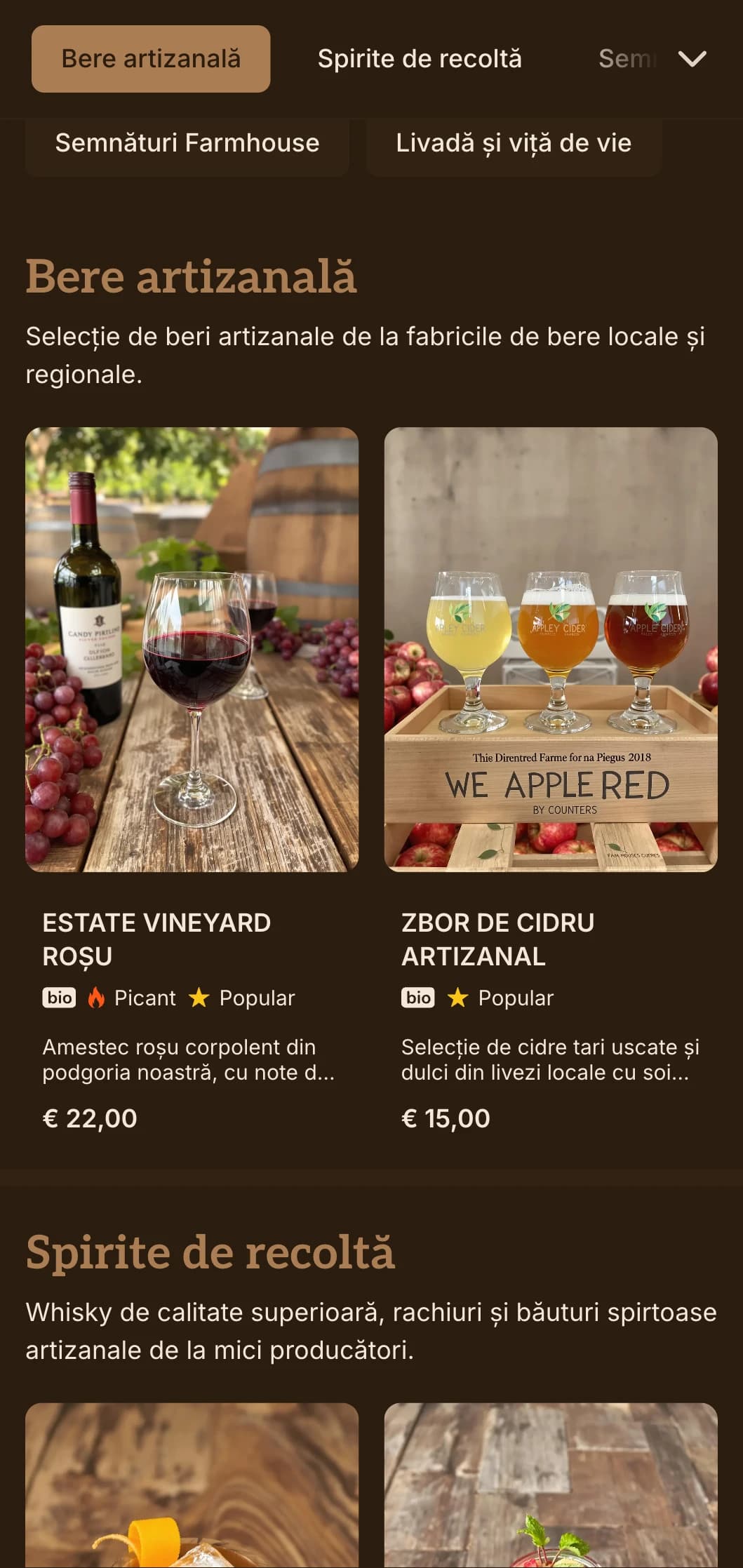 Texturi rustice din lemn cu elemente artizanale pentru experiențe de cocktail de la fermă la pahar.