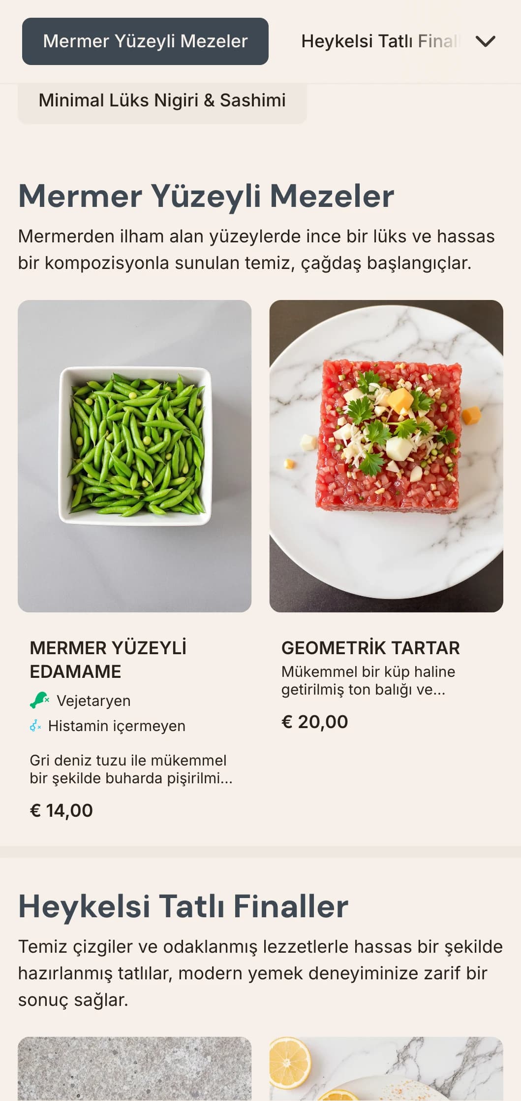 İnce mermer dokulara ve sade minimalist tasarıma sahip lüks çağdaş suşi menüsü.