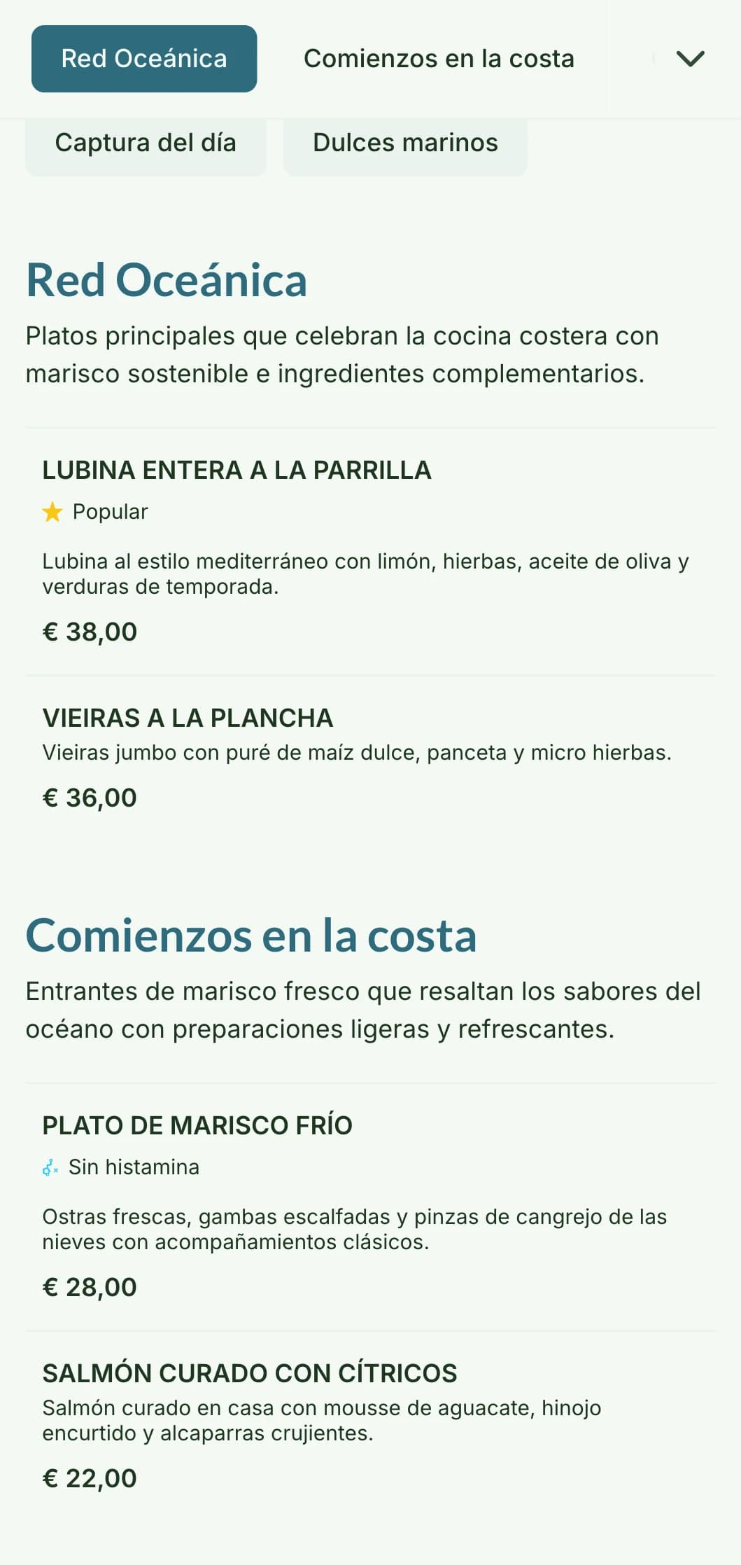 Un diseño de menú fresco y aireado inspirado en la vida costera, con azules suaves y texturas naturales, perfecto para marisquerías.