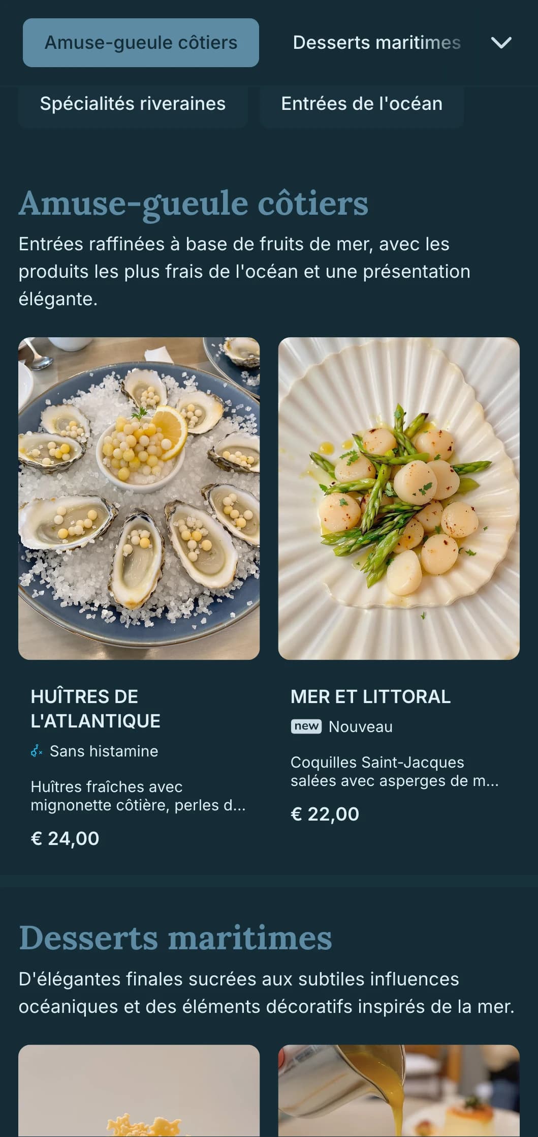 Une élégance côtière sophistiquée combinant des influences nautiques avec une esthétique de salle à manger raffinée.
