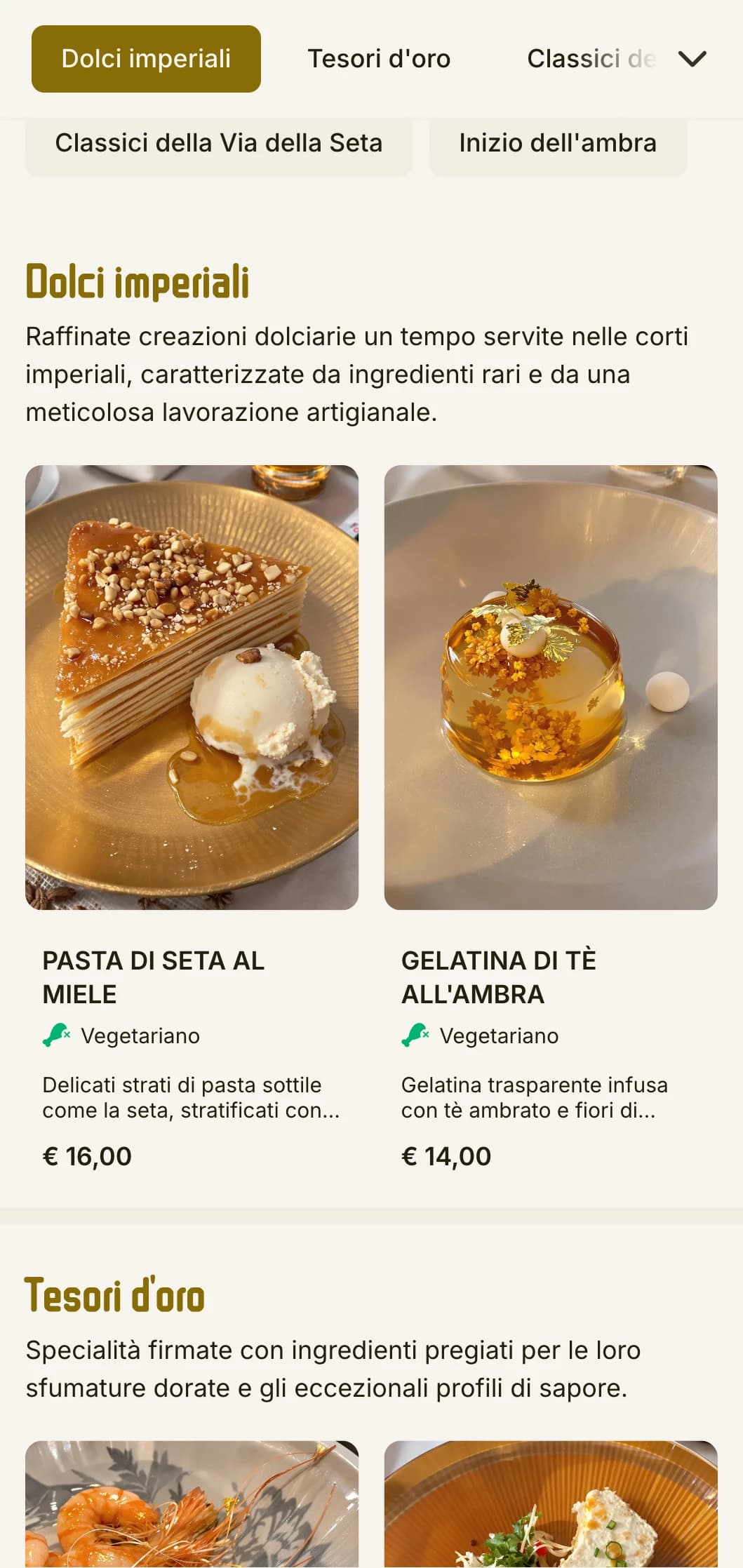 Lussuoso menu cinese dal design che combina l'estetica dell'ambra e della seta, con toni caldi per una cena raffinata.
