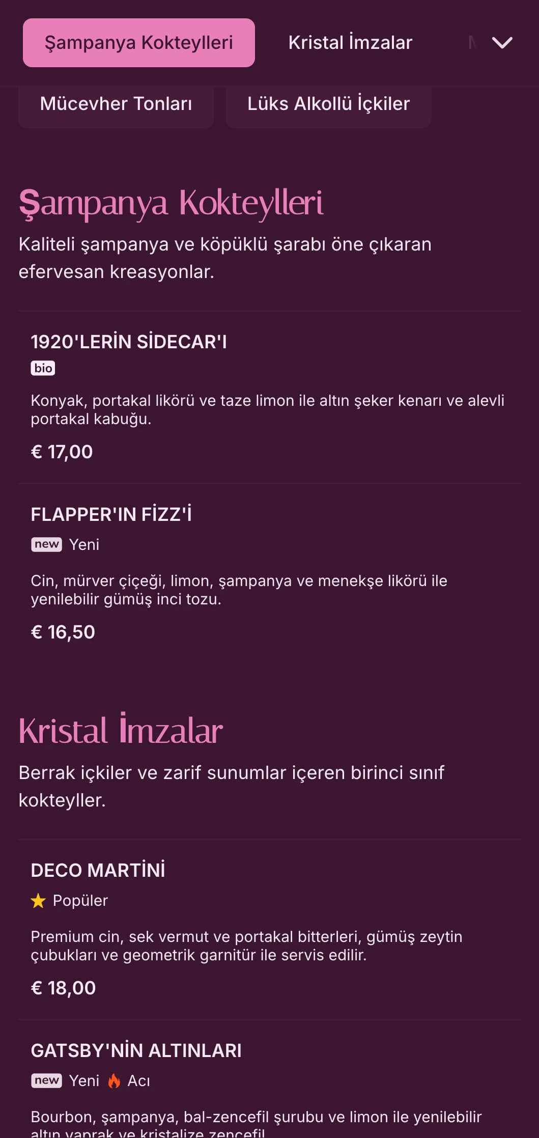 Lüks kokteyl mekanları için sofistike pembe ve kristal esintili tasarım.