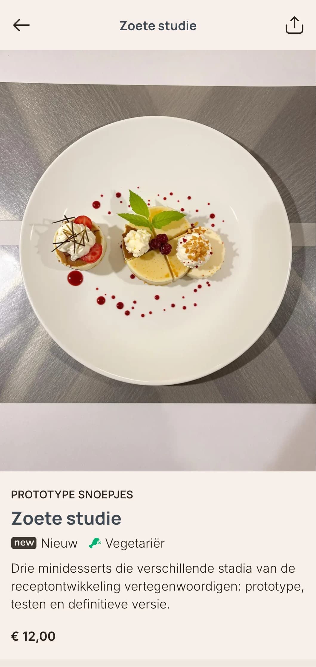 Creatief, workshop-geïnspireerd lunchmenu-ontwerp met artistieke elementen en experimentele lay-out, ideaal voor restaurants in de buurt van creatieve studio's en kunstwijken.