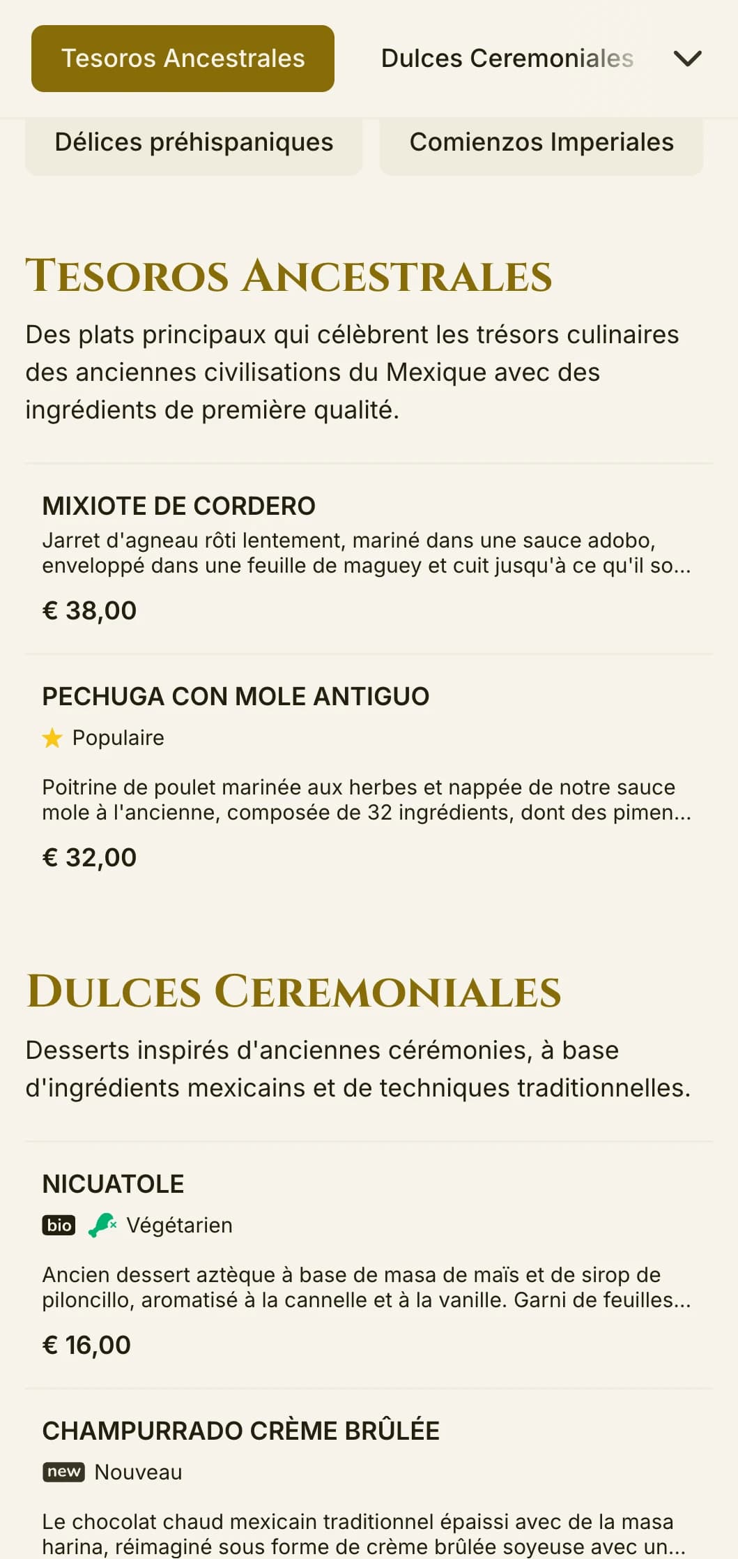 Menu élégant inspiré de l'ancienne culture aztèque, avec de luxueux accents dorés, un symbolisme historique et des plats traditionnels de première qualité sur un parchemin ivoire.