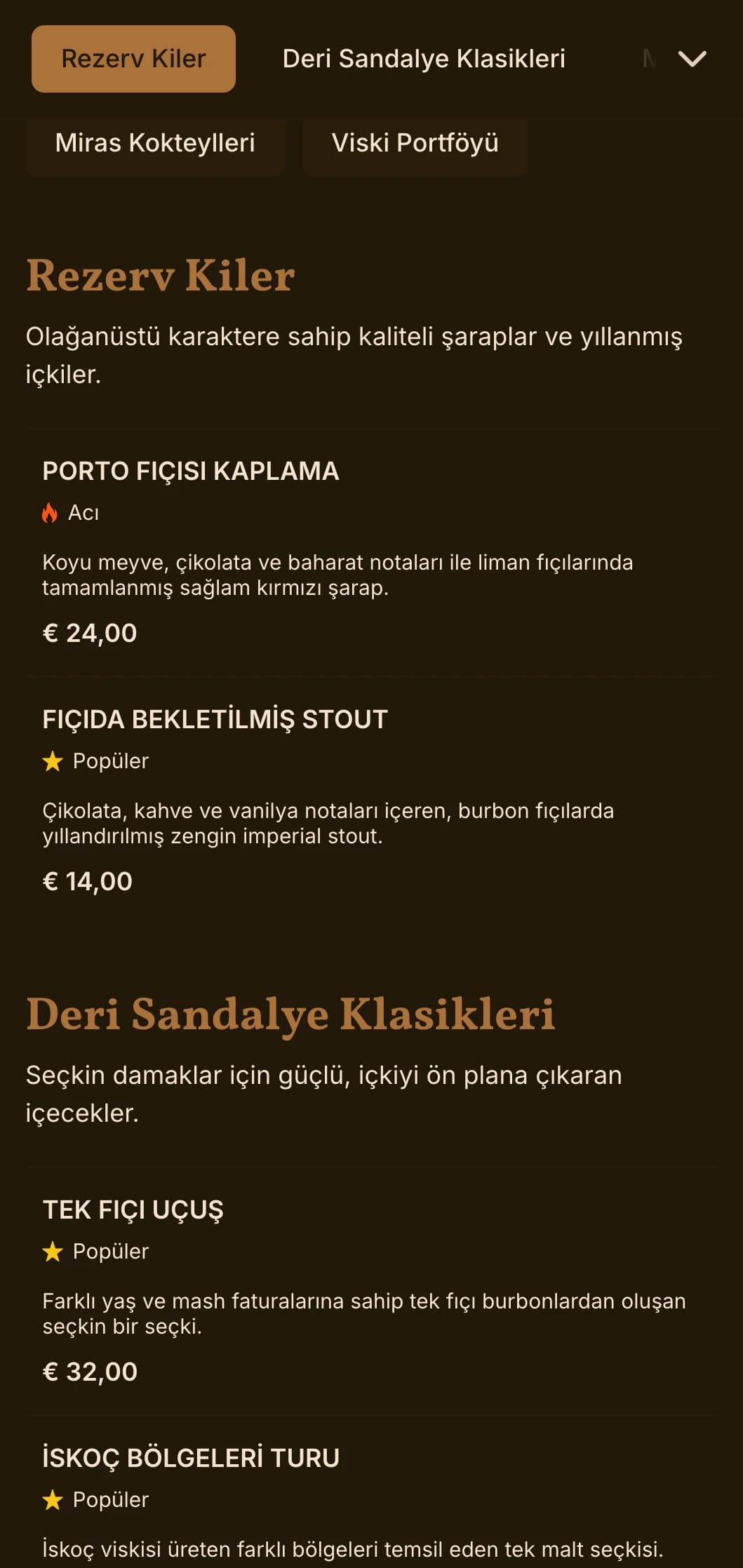 Geleneksel ruha sahip salonlar için deri dokulu zengin ceviz kahvesi tasarım.