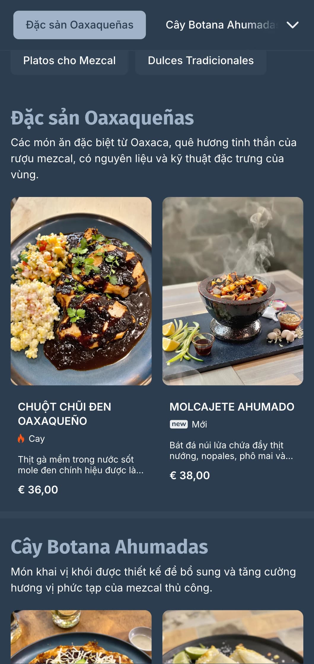 Thực đơn quầy bar mezcal bí ẩn và tinh tế với tông màu khói xanh xám, rượu thủ công và các món ăn kèm truyền thống của Oaxaca.