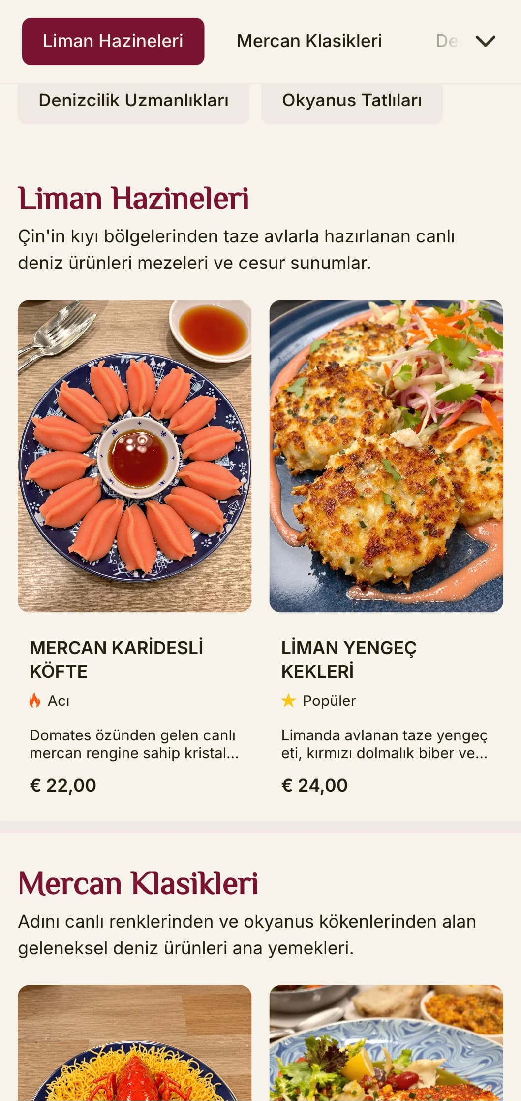Deniz ürünleri restoranları için cesur renklerle mercan ve liman estetiğinden ilham alan canlı Çin menüsü tasarımı.