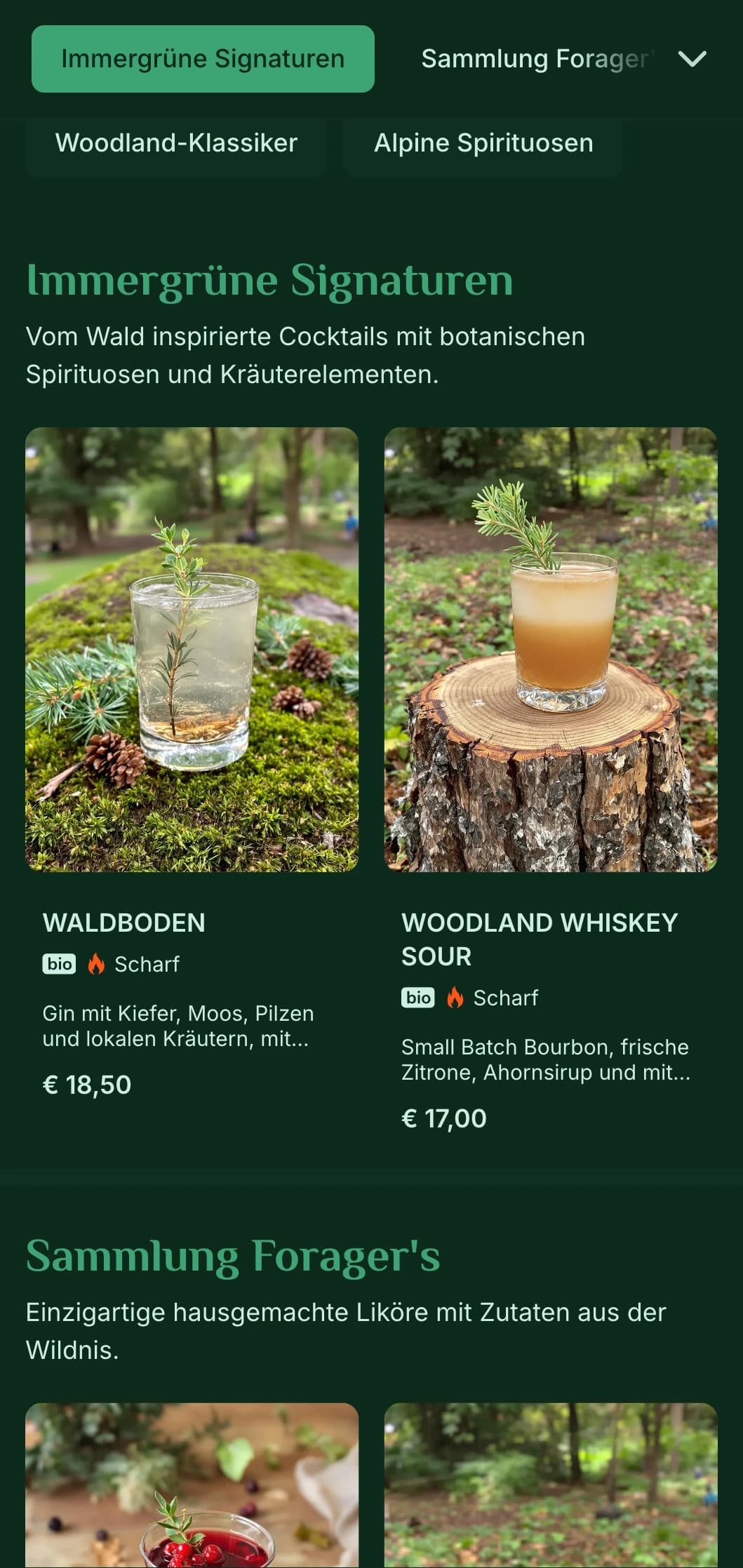 Üppiges grünes Design, inspiriert von Kiefernwäldern, für naturverbundene Bars.