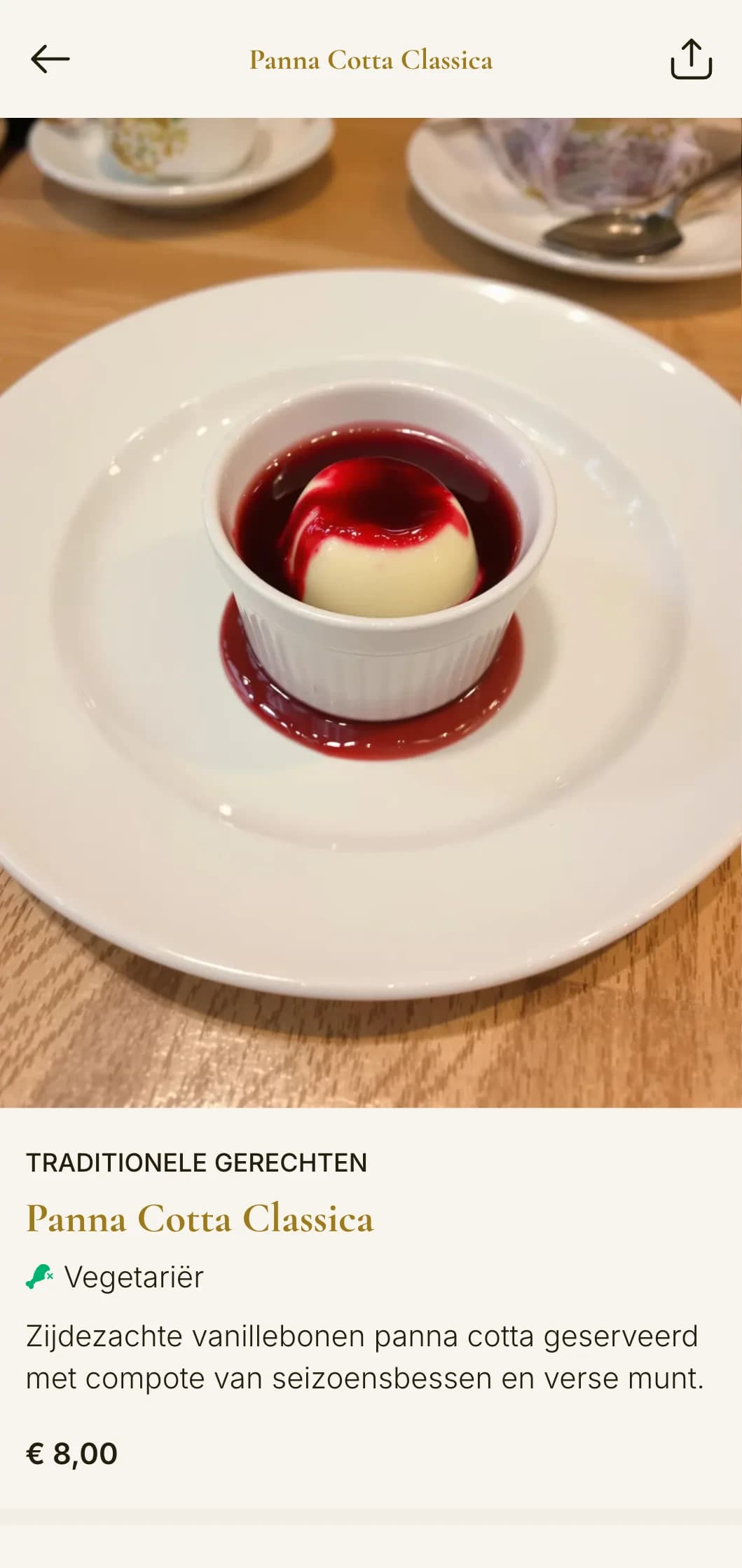 Traditioneel menu in Italiaanse trattoria-stijl met gouden accenten en klassieke typografie, ideaal voor familiebedrijven.