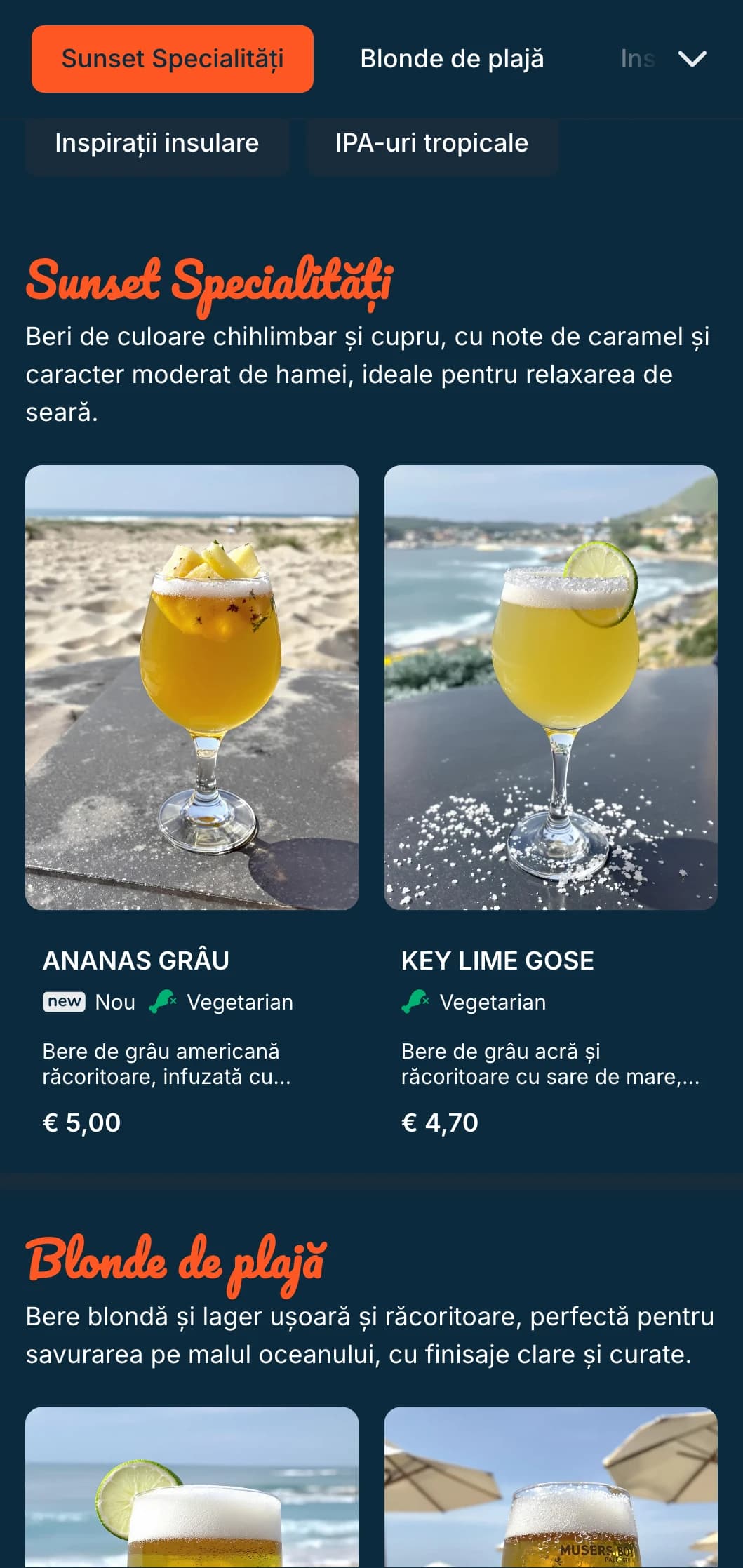 Design ușor și răcoritor pentru barurile de pe malul oceanului și berăriile de coastă, cu nuanțe albastre și estetică aerisită.