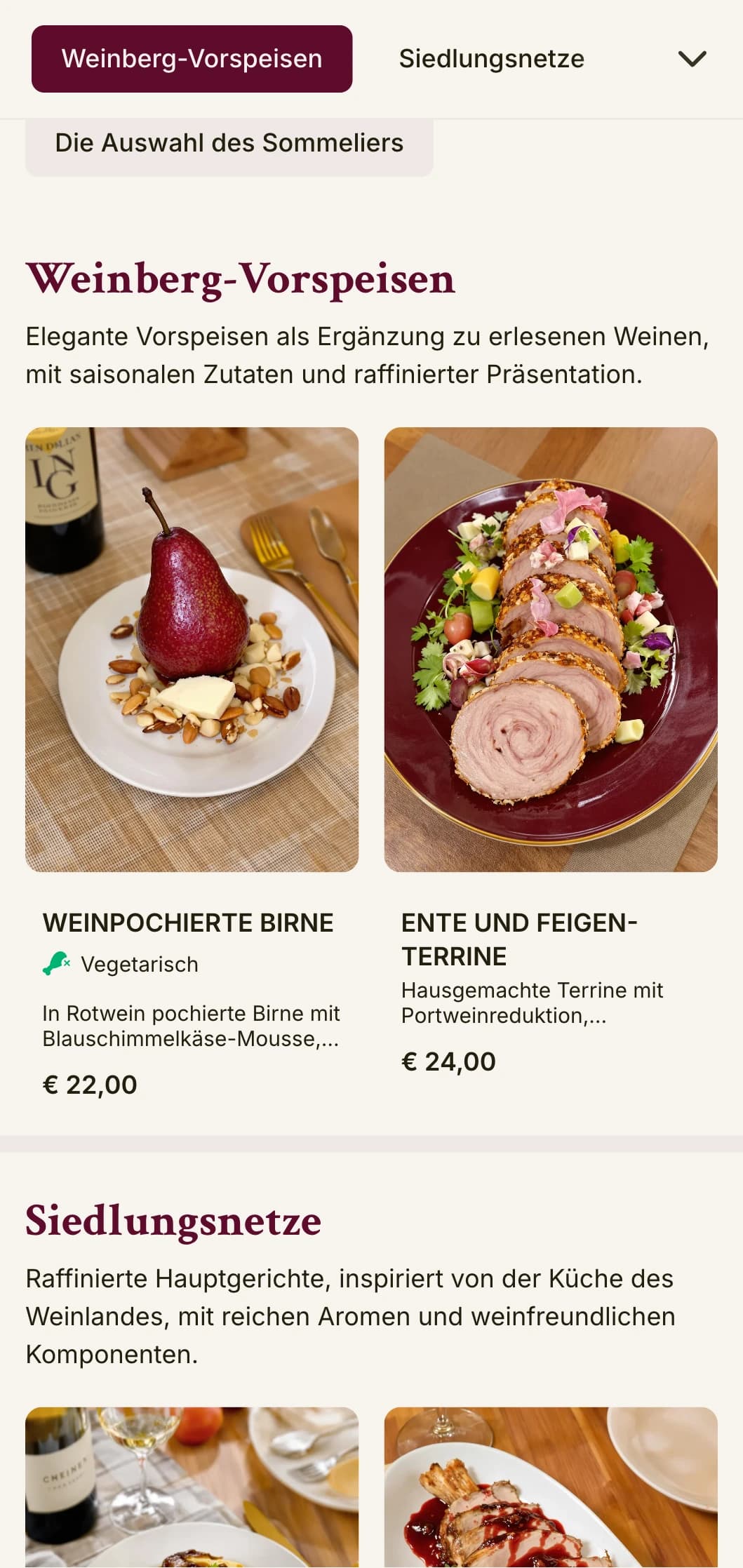 Eine raffinierte Speisekarte mit vom Wein inspirierten Farben und eleganter Typografie, die für Einrichtungen mit einem umfangreichen Weinangebot konzipiert wurde.
