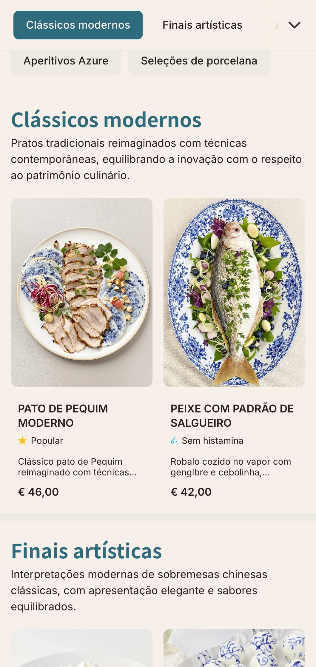 Design contemporâneo de cardápio chinês inspirado na porcelana azul e branca, com linhas simples e interpretações modernas de padrões tradicionais.