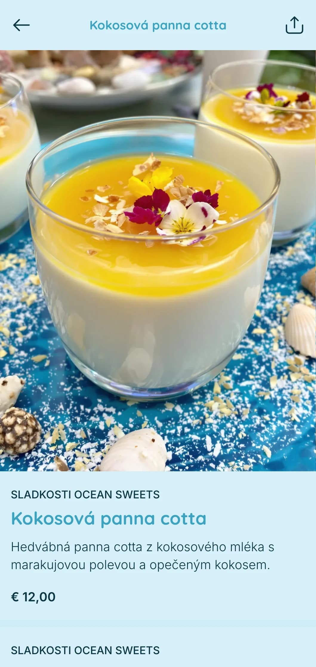 Svěží oceánský catering s mořskými plody, jasnými chutěmi a námořními prvky pro svatby na pláži a pobřežní akce.