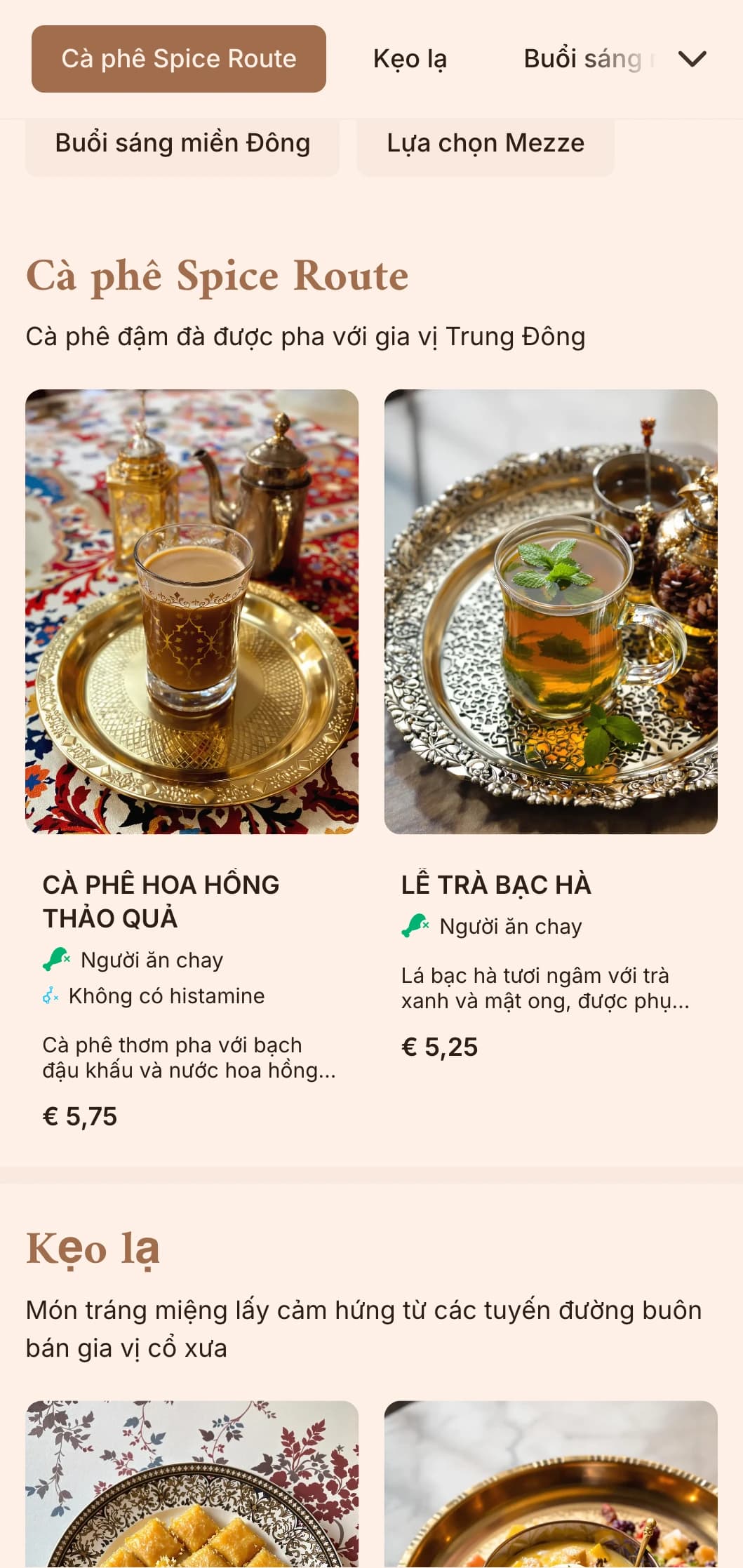 Thiết kế màu nâu đậm với các yếu tố Trung Đông dành cho quán cà phê đặc sản và quán cà phê dân tộc.