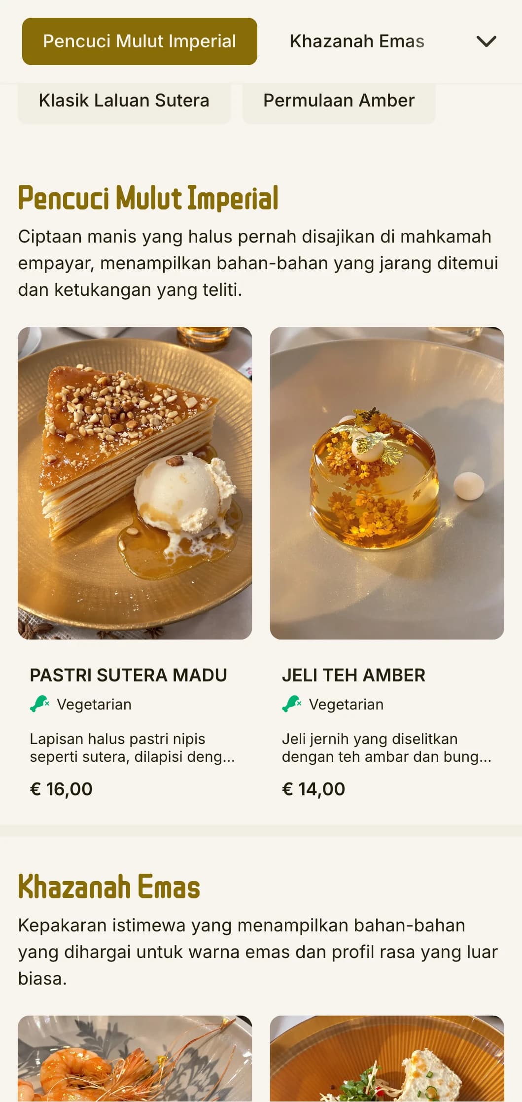 Reka bentuk menu Cina yang mewah menggabungkan estetika ambar dan sutera, dengan rona hangat untuk santapan yang halus.