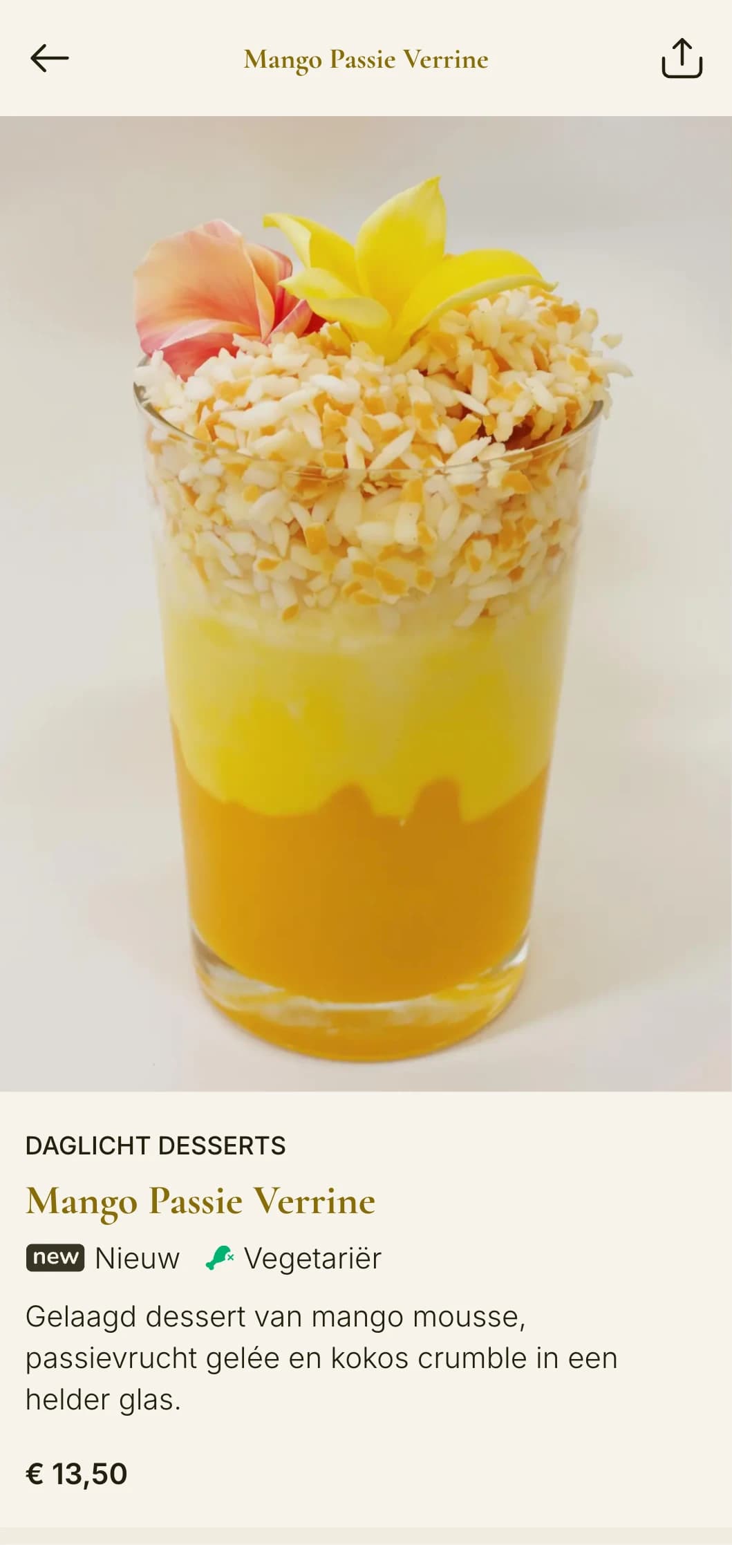 Het levendige, warmgetinte lunchmenuontwerp creëert een uitnodigende sfeer voor ontspannen dineren tussen de middag, perfect voor casual restaurants en gezinsvriendelijke etablissementen.