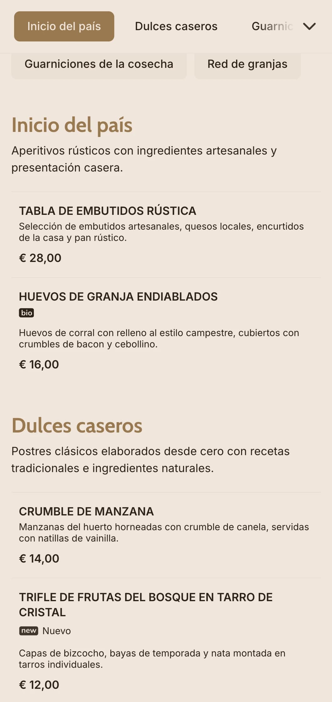 Cálido catering de inspiración rural con platos abundantes, servicio familiar y presentación rústica para bodas en granero y eventos en el campo.
